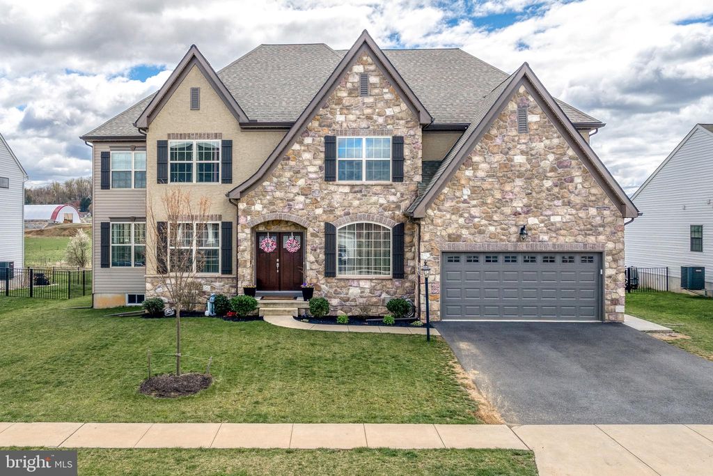 Photo of 110 Wayland Drive, Landisville, PA 17538 (MLS # PALA2052104)