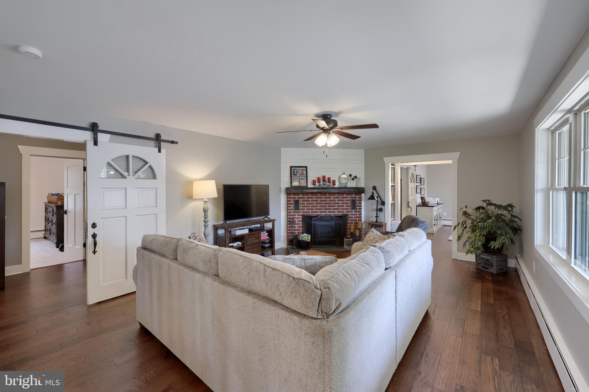 809 FURNACE HILLS PIKE