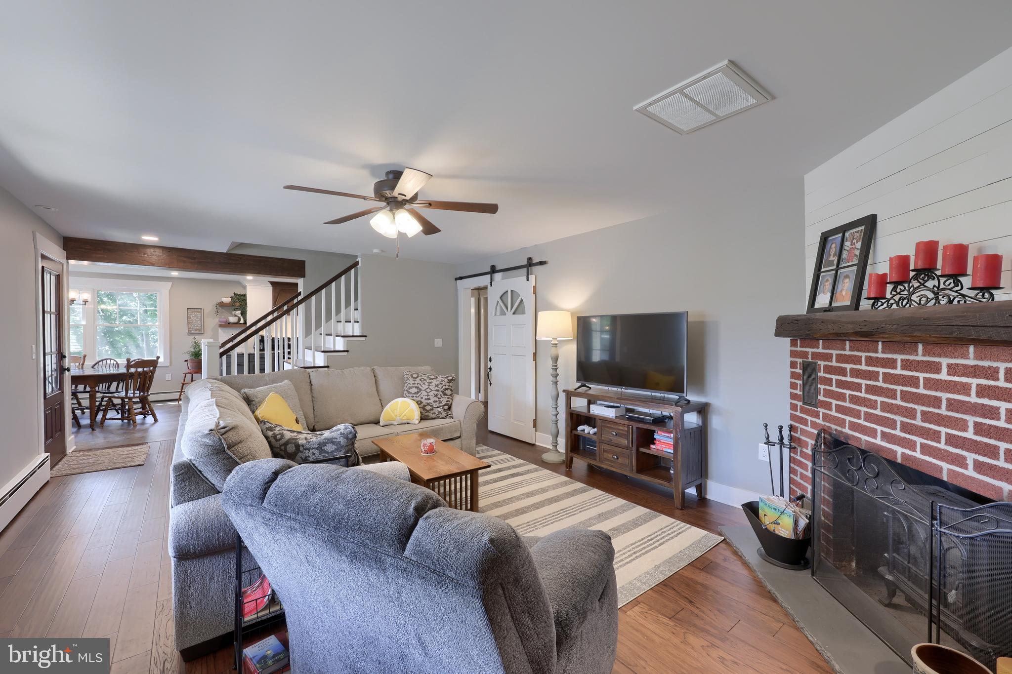 809 FURNACE HILLS PIKE