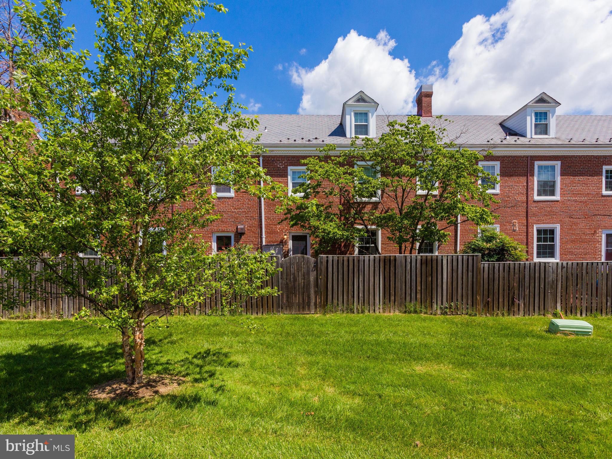 FAIRLINGTON COMMONS - Residential