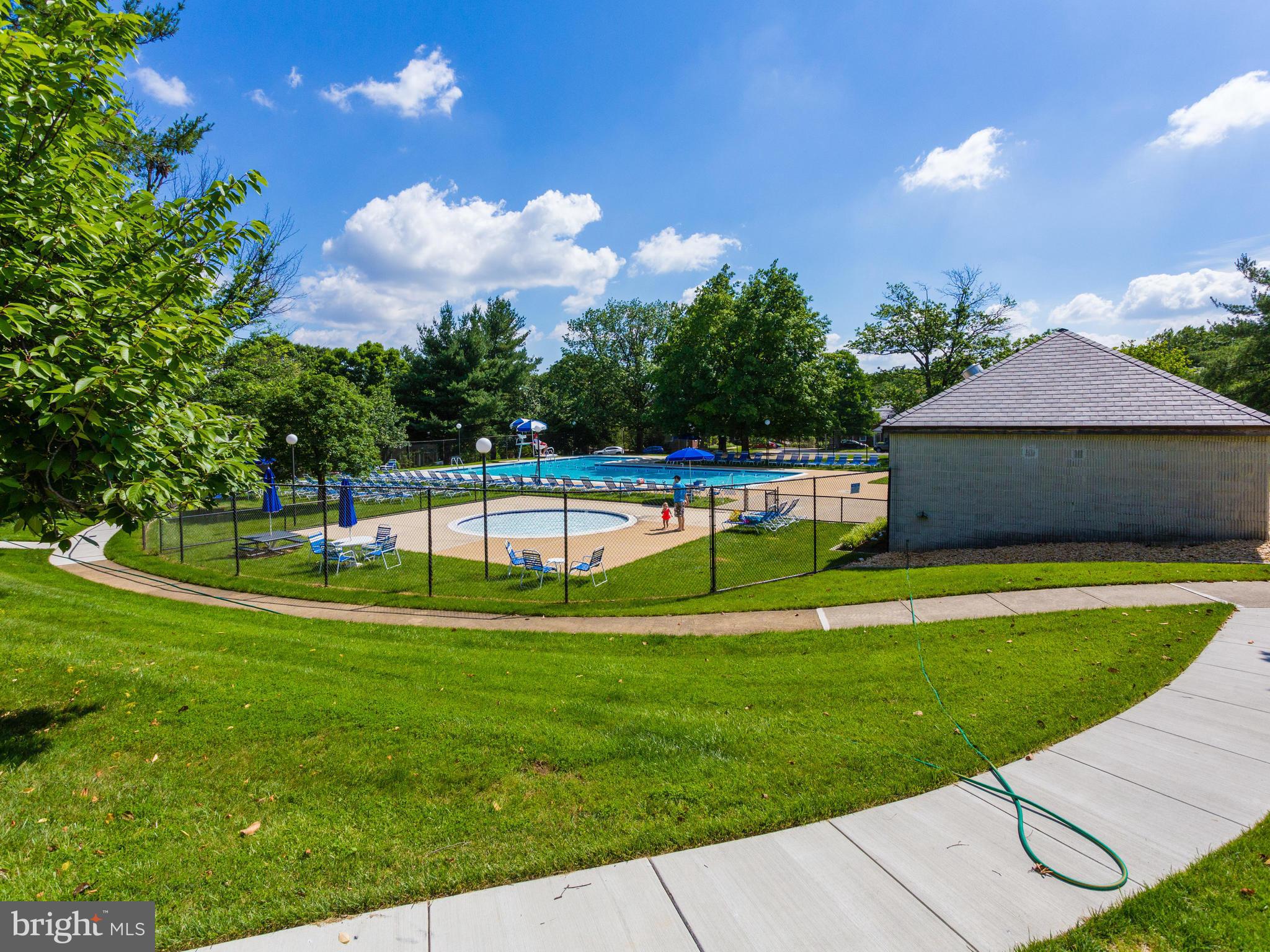 FAIRLINGTON COMMONS - Residential