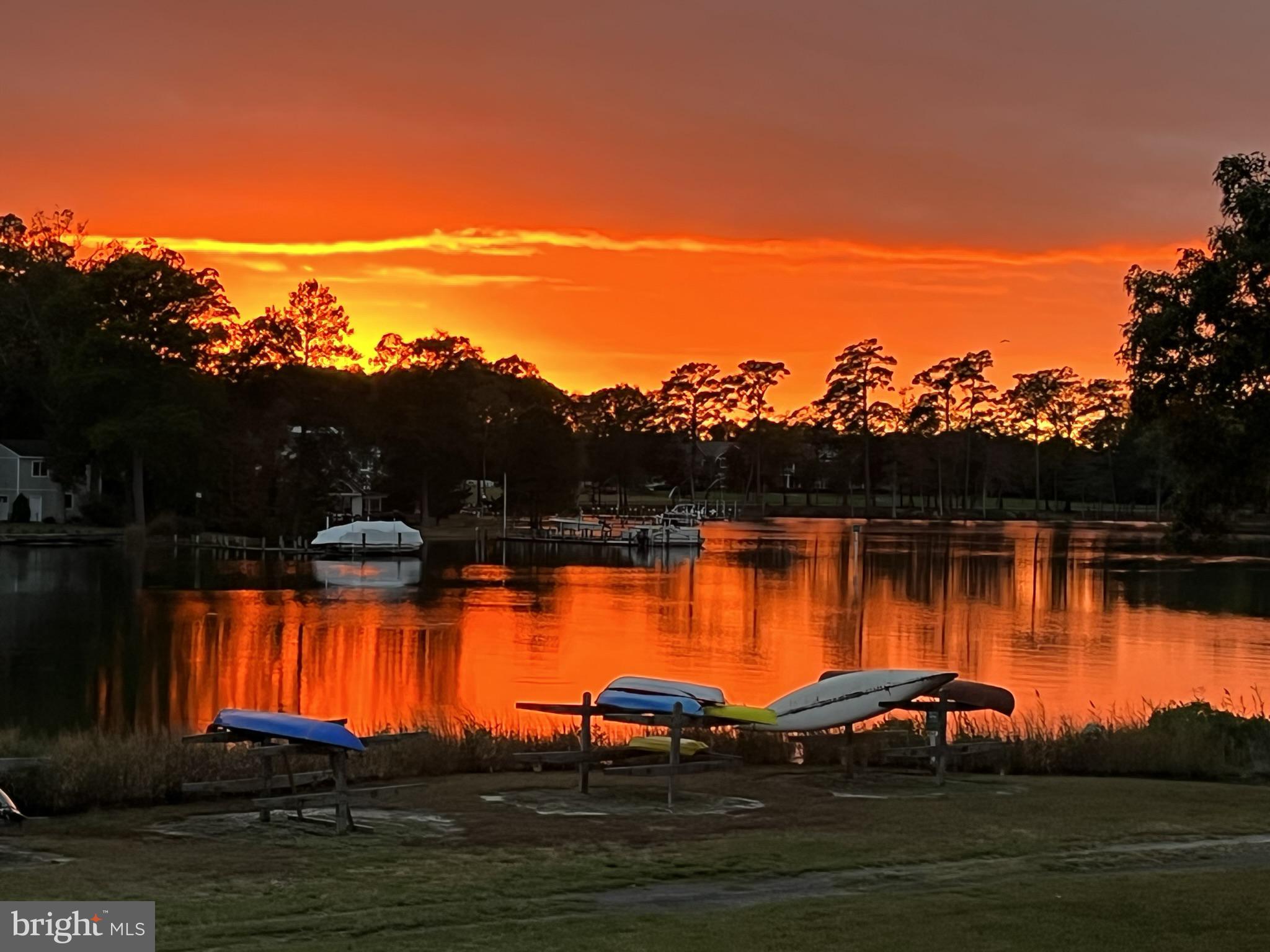 ANGOLA BY THE BAY - Land