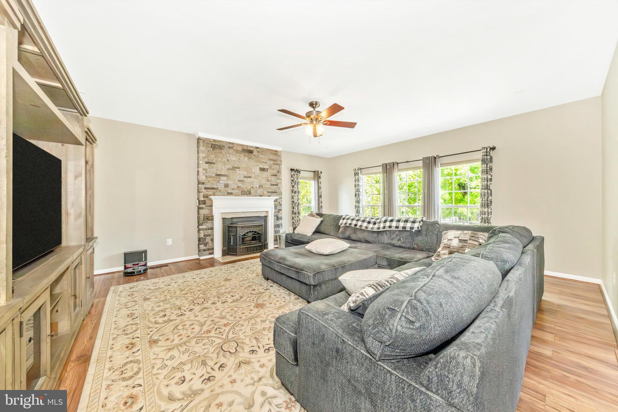 DEMORY FARM - Residential