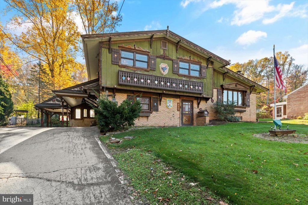 Photo of 615 N Maple Street, Ephrata, PA 17522 (MLS # PALA2042994)