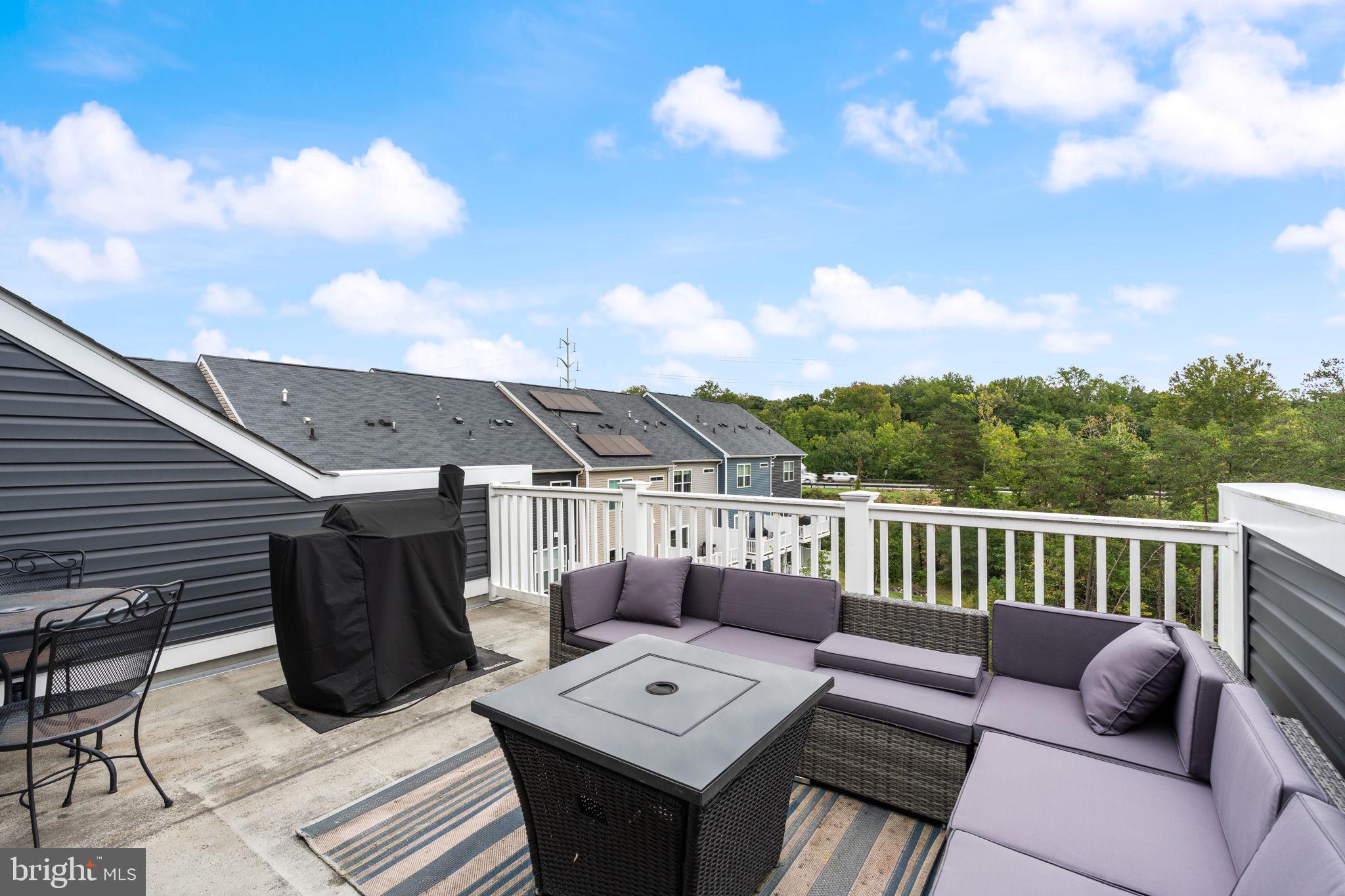 1333 HAWK HOLLOW DRIVE