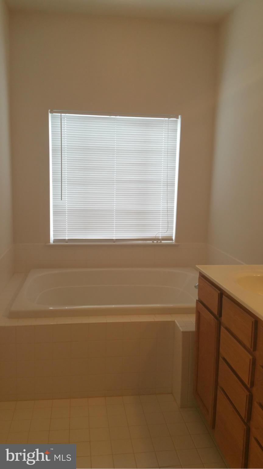 ASHBROOK VILLAGE - Residential Lease