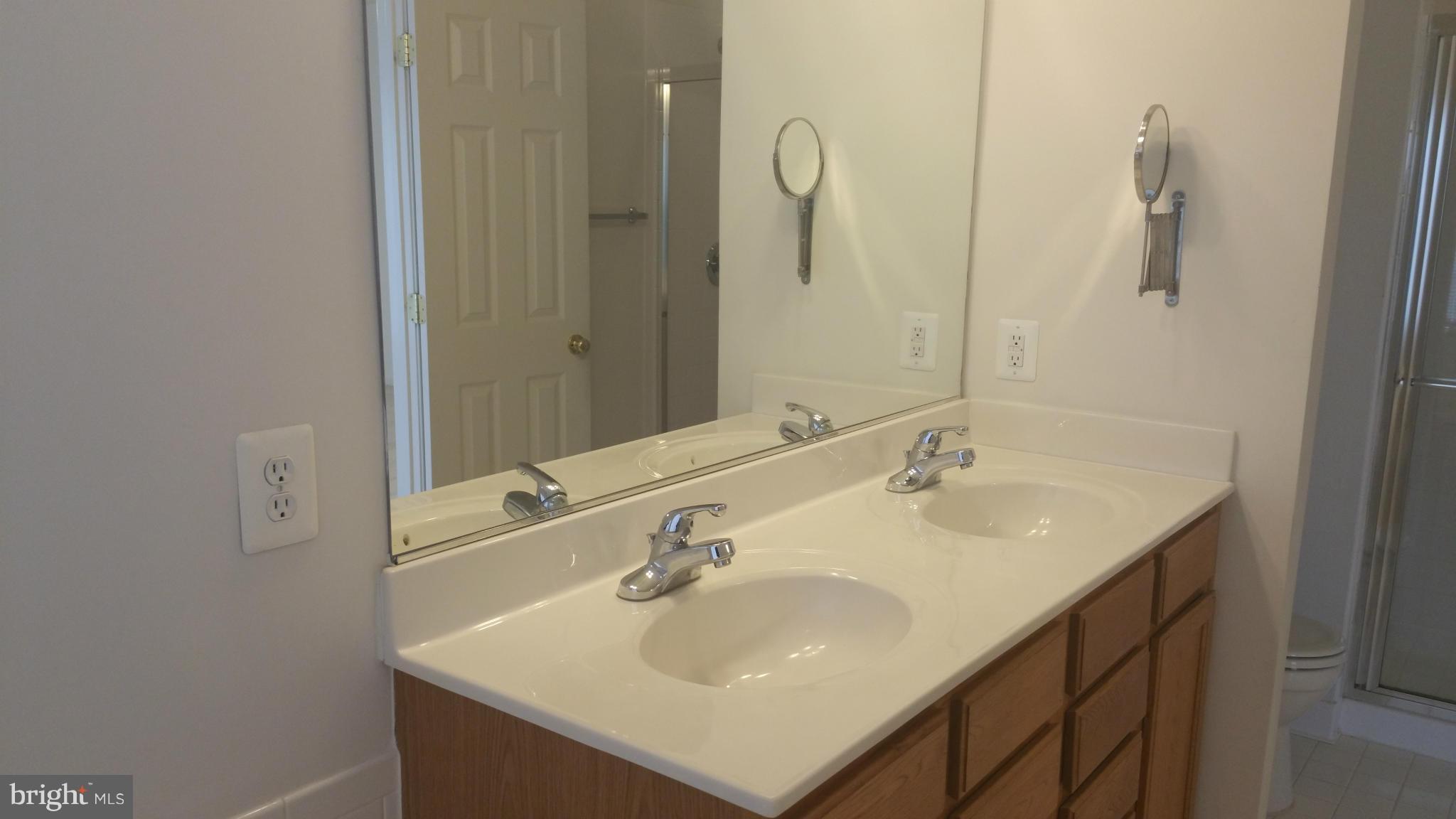 ASHBROOK VILLAGE - Residential Lease