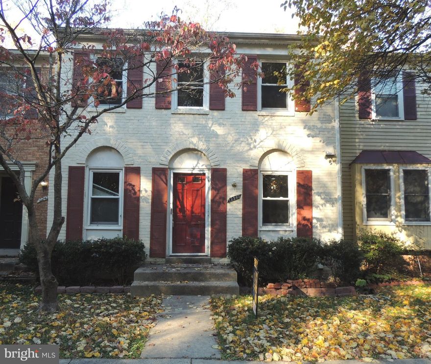 Bright and spacious 3-level townhome w/3 bedrooms and 2.55 baths in  the heart of the Lake Ridge community.  New Floors.  Hugh living room,  Master bedroom with attached full bath, Large rec room with a half bath in basement leads to fenced backyard.  Plenty of storage space. Close to shops and restaurants. Easy access to Route 123 and I95.