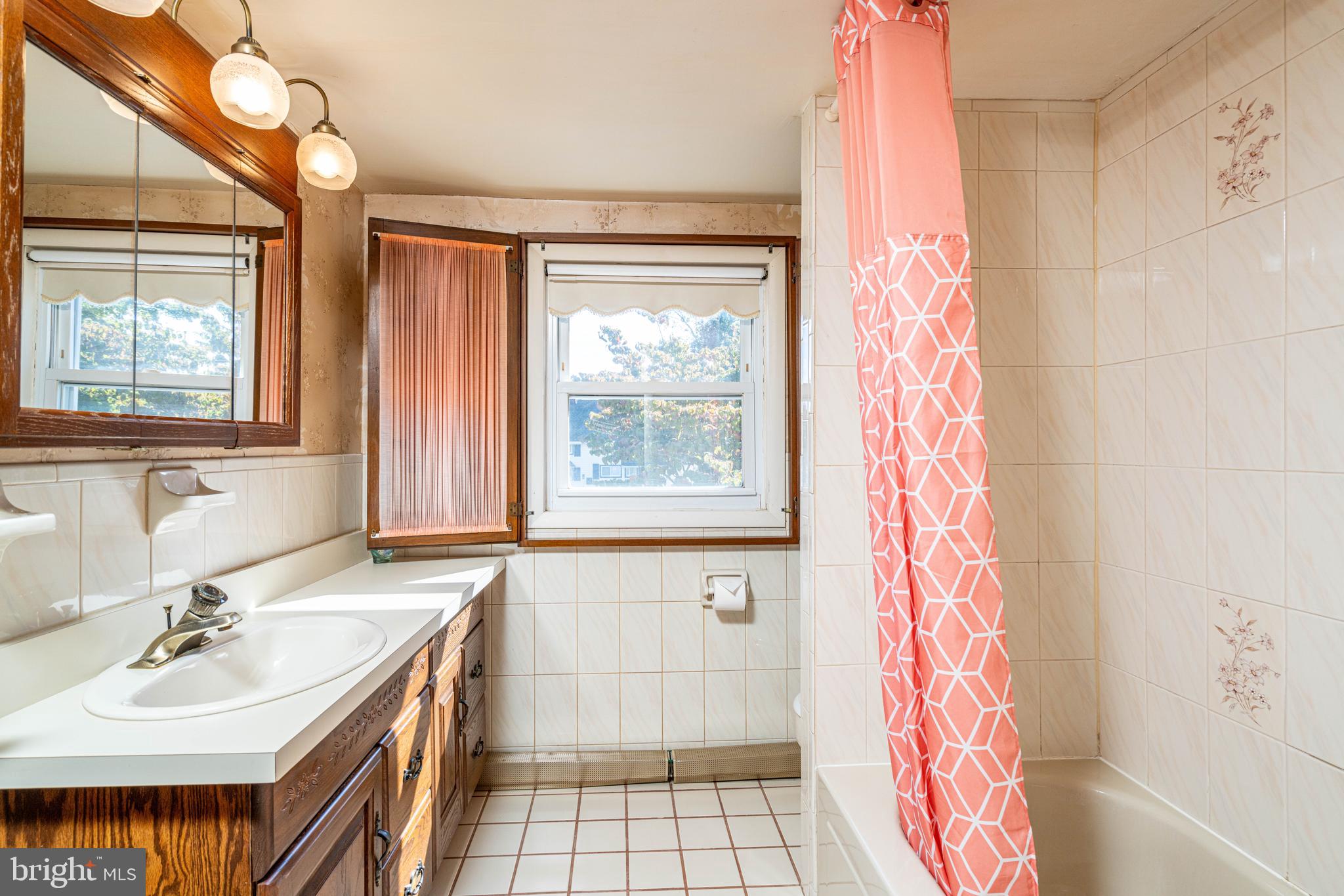 ACADEMY GARDENS - Residential