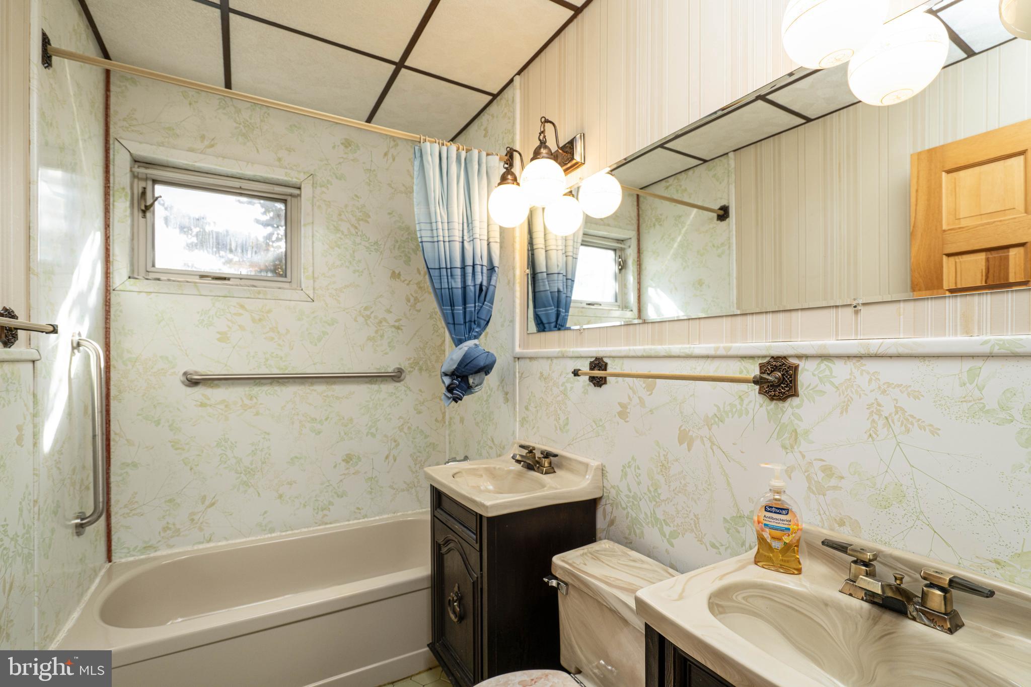 ACADEMY GARDENS - Residential