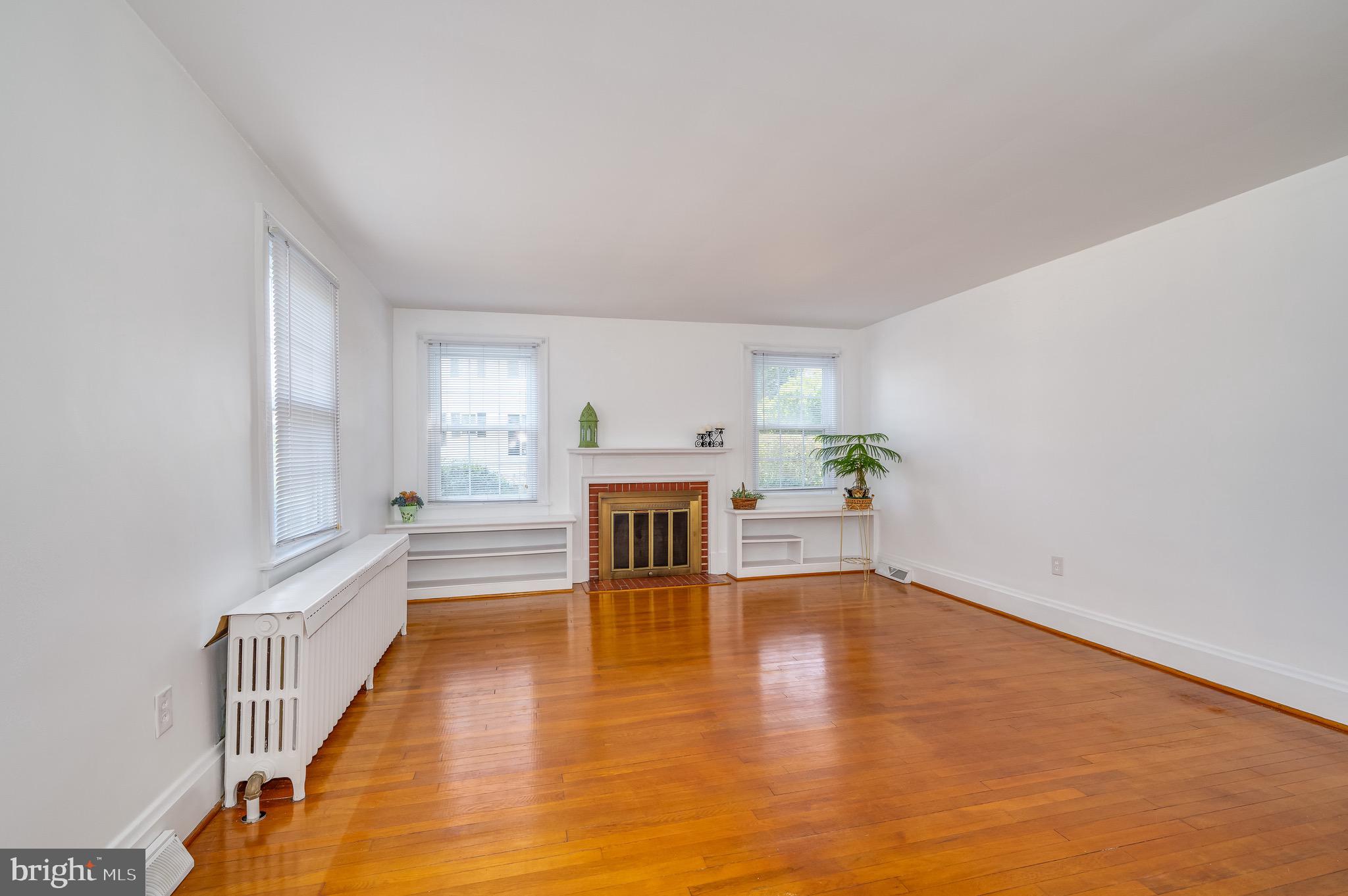 CHARLES TOWN - Residential