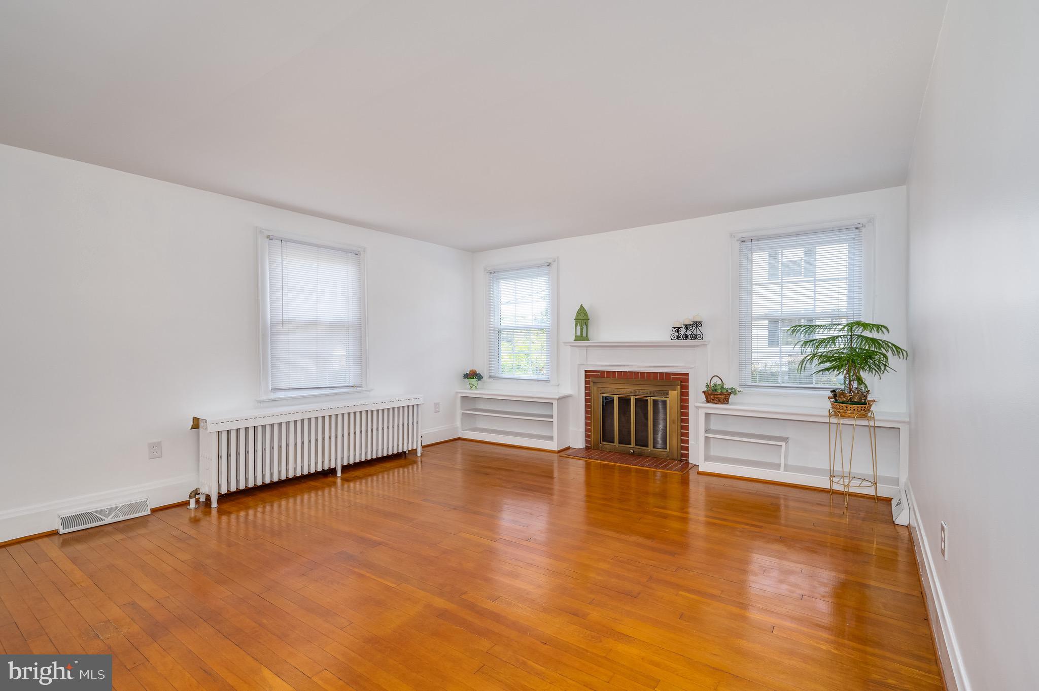 CHARLES TOWN - Residential