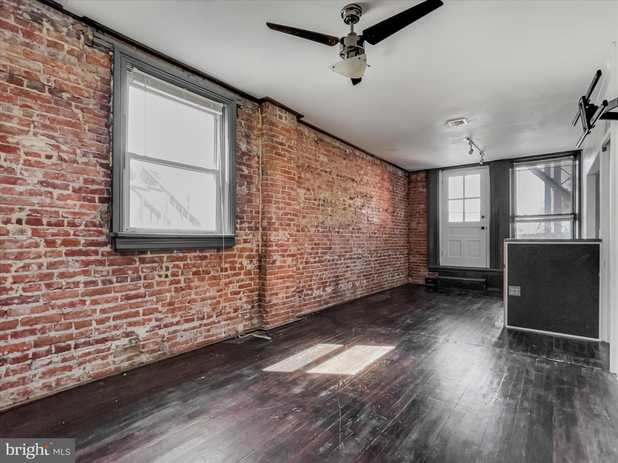 219 S UNION STREET