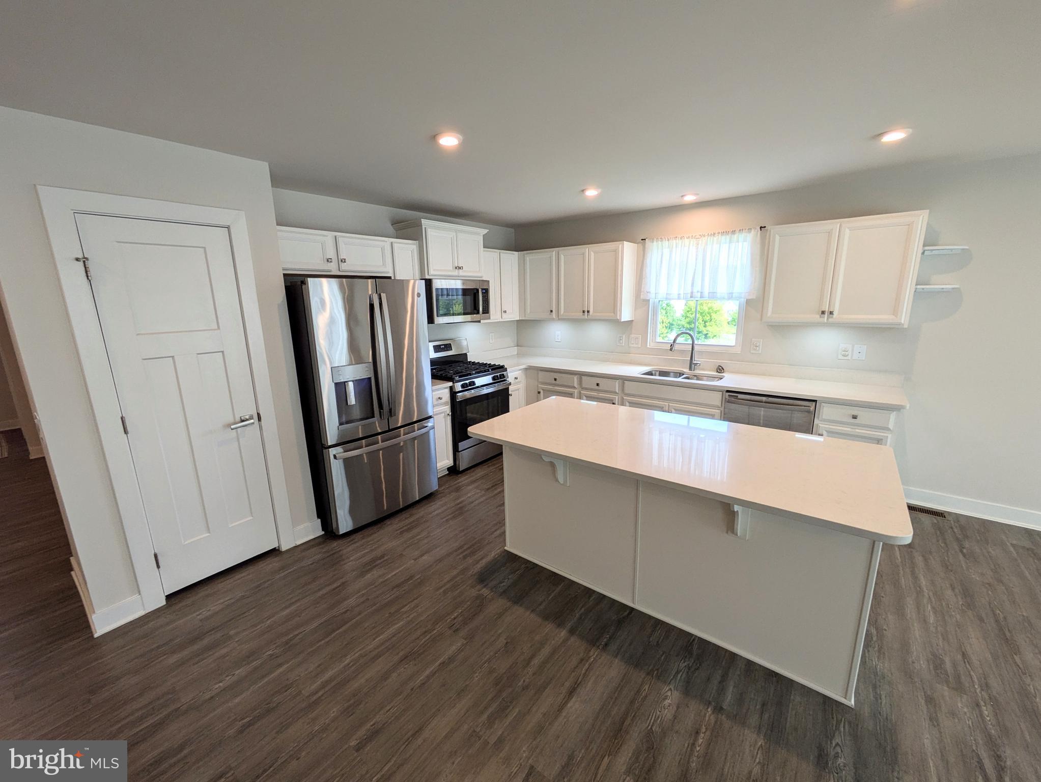 4220 CYPRESS LANE