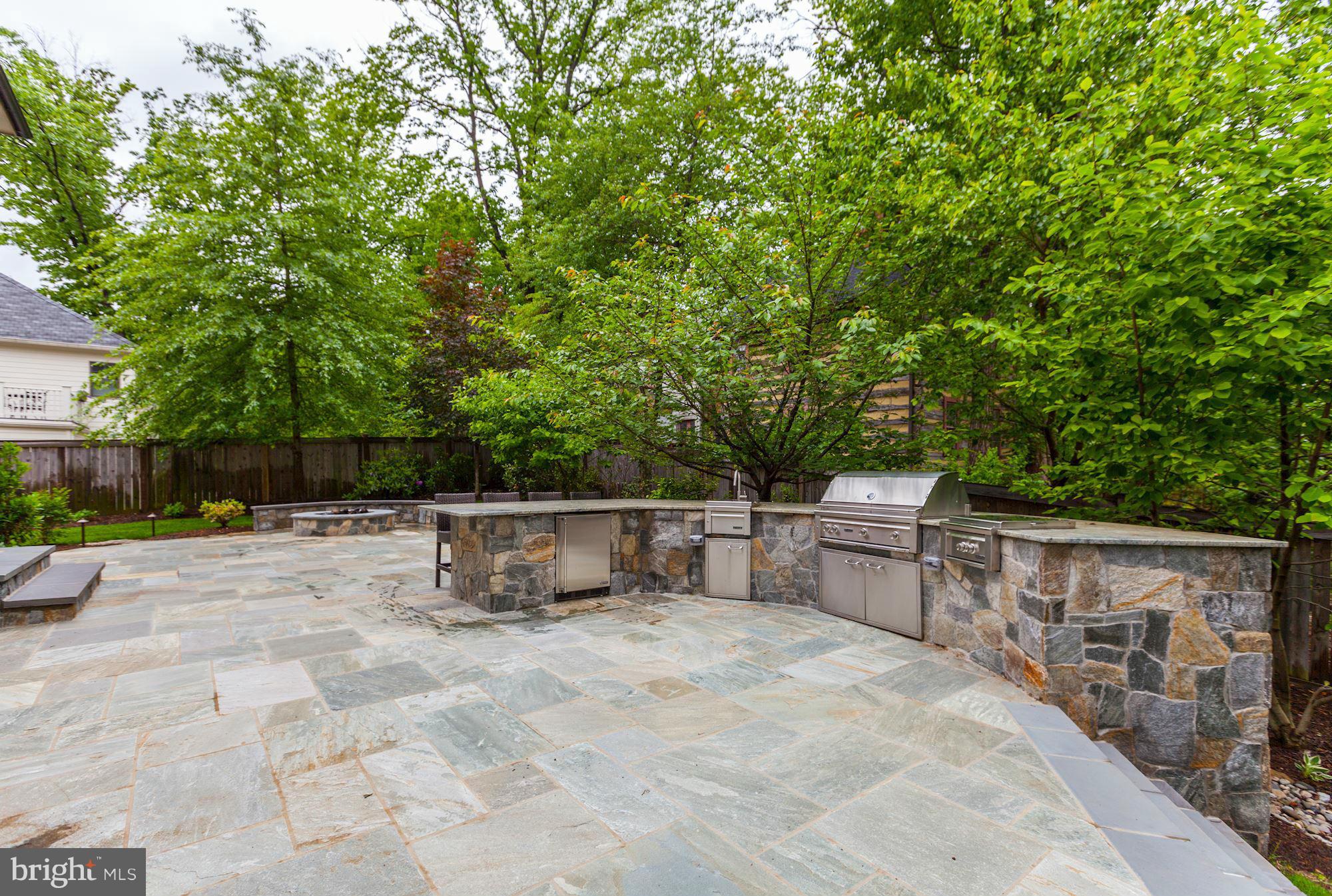 BERKSHIRE OAKWOOD - Residential