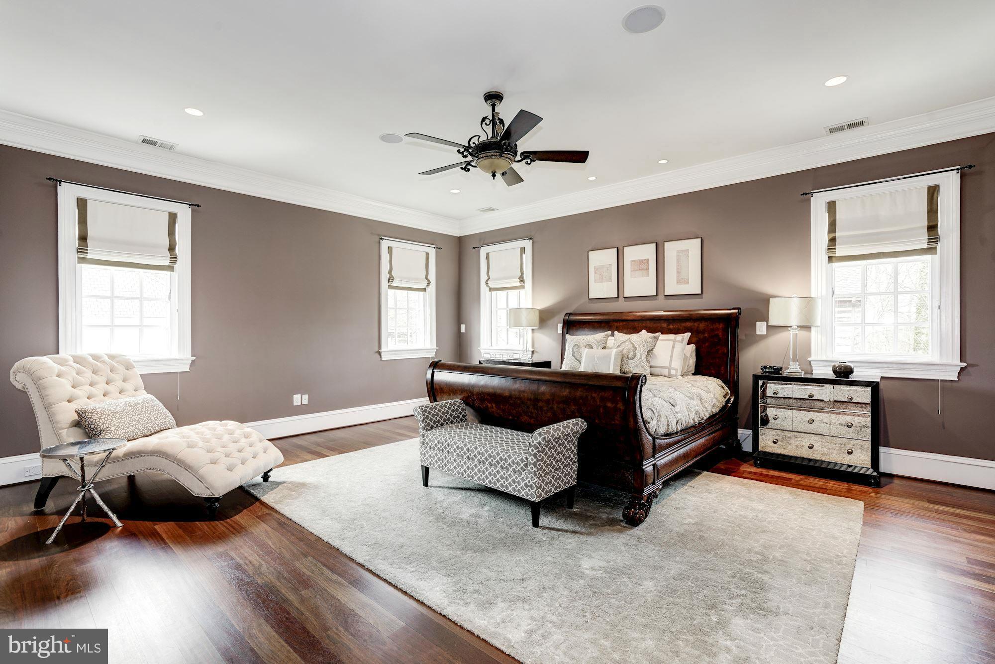 BERKSHIRE OAKWOOD - Residential