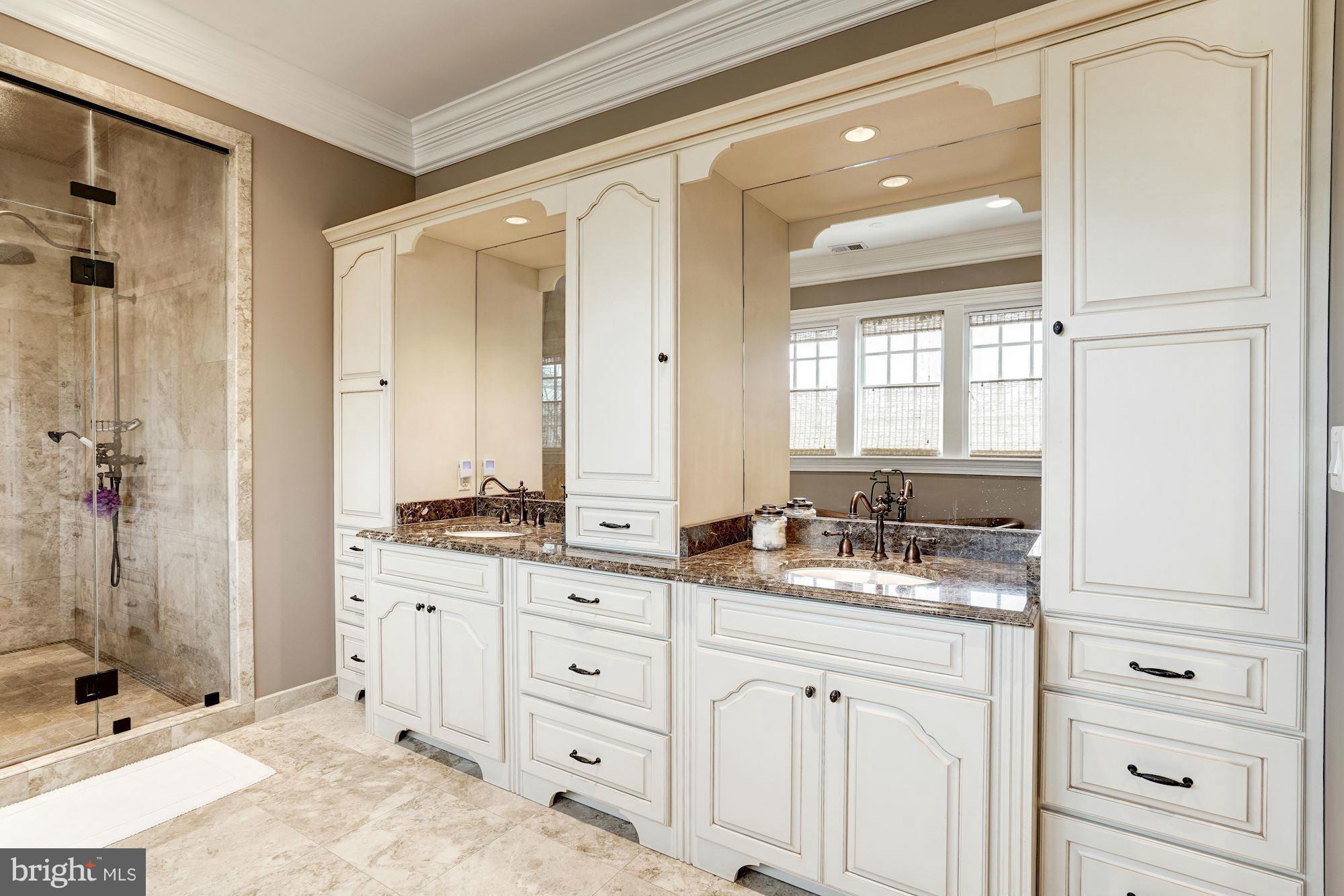 BERKSHIRE OAKWOOD - Residential