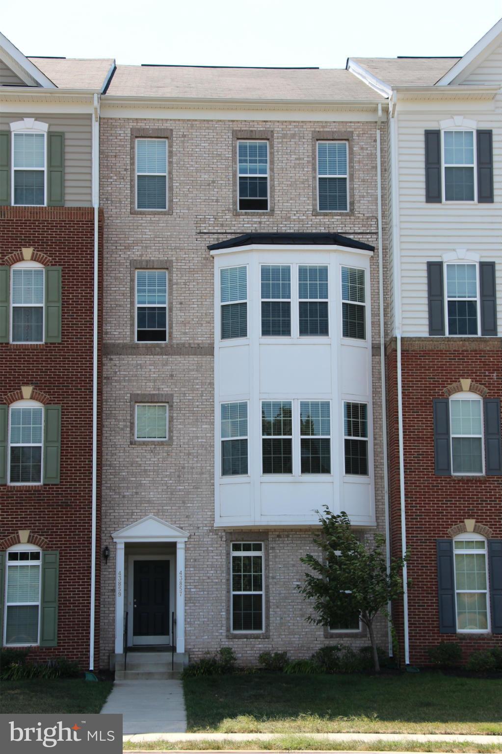 RESIDENCES AT DULLES PRK - Residential