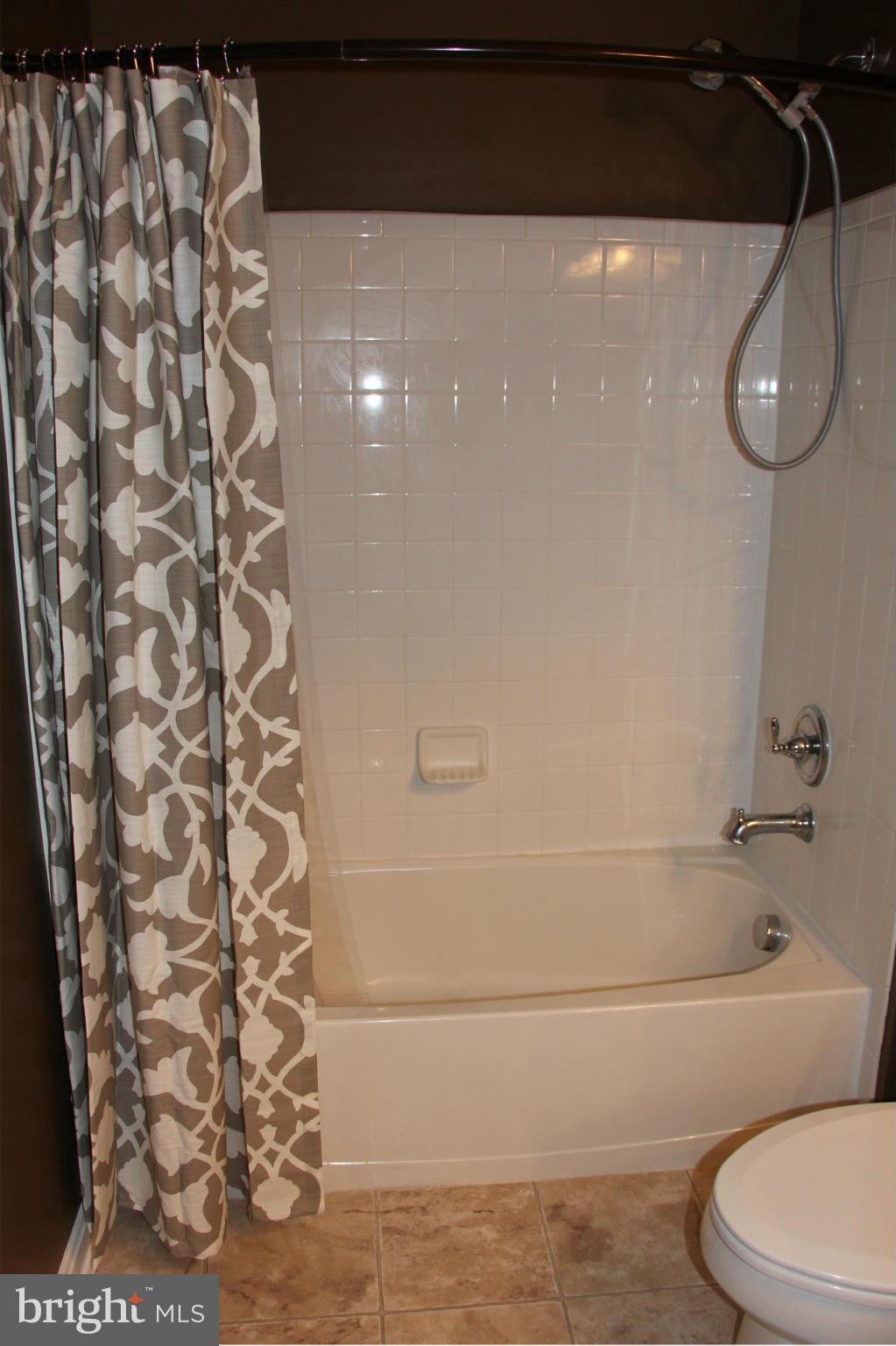 RESIDENCES AT DULLES PRK - Residential