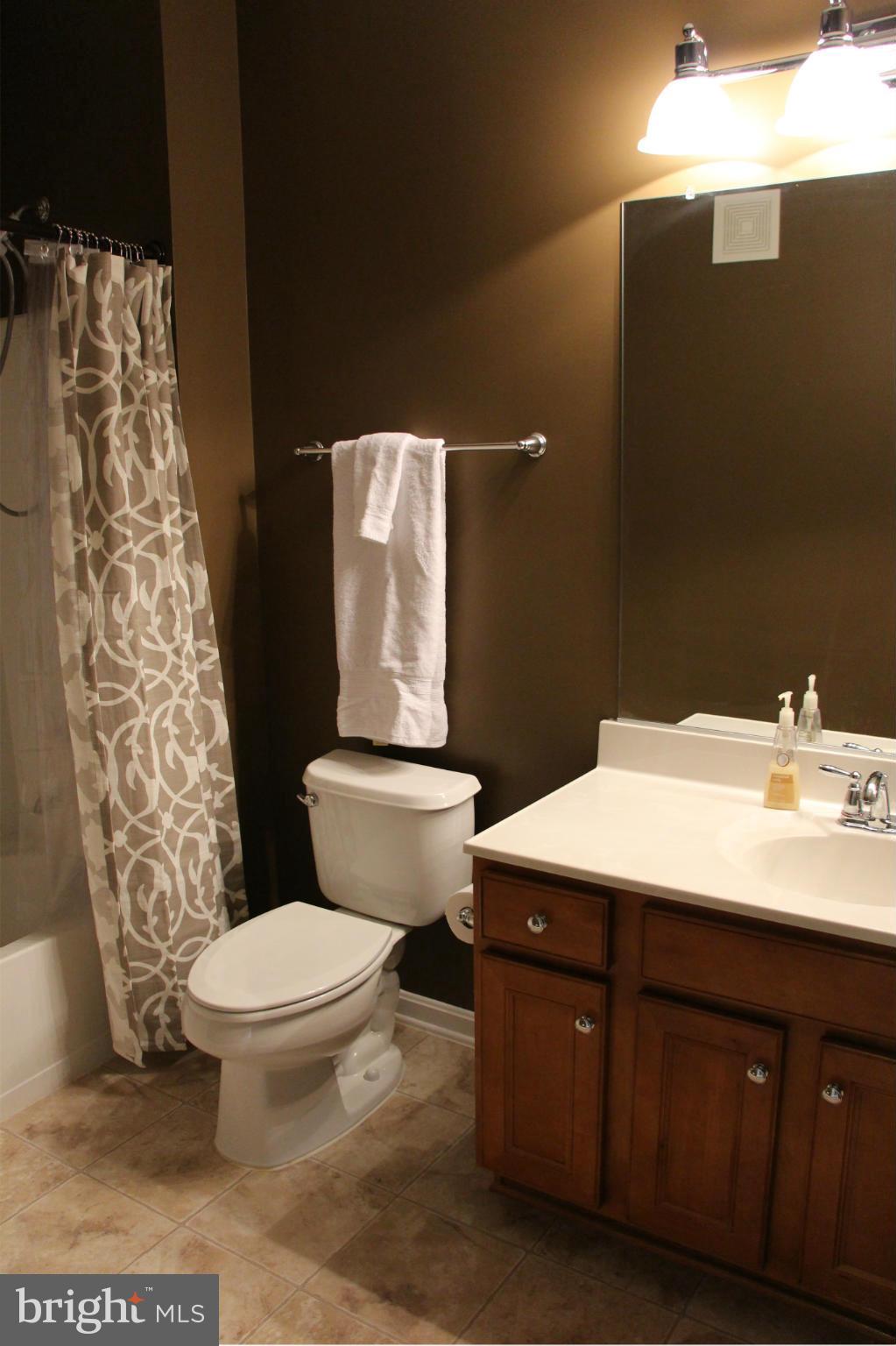 RESIDENCES AT DULLES PRK - Residential