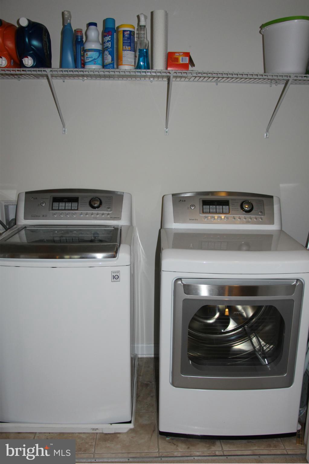 RESIDENCES AT DULLES PRK - Residential