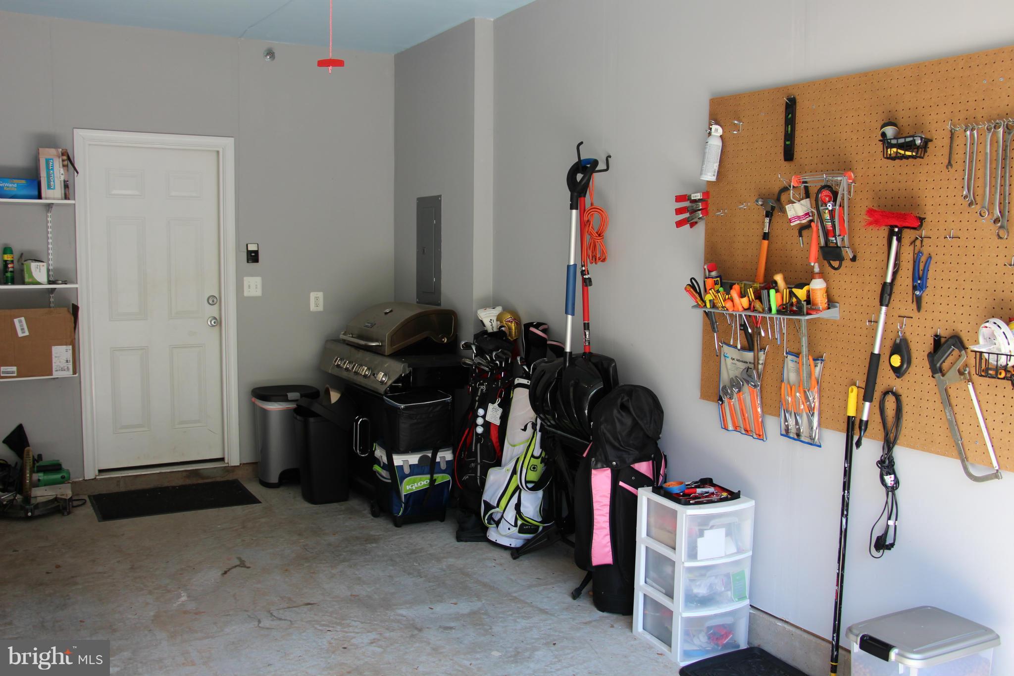 RESIDENCES AT DULLES PRK - Residential