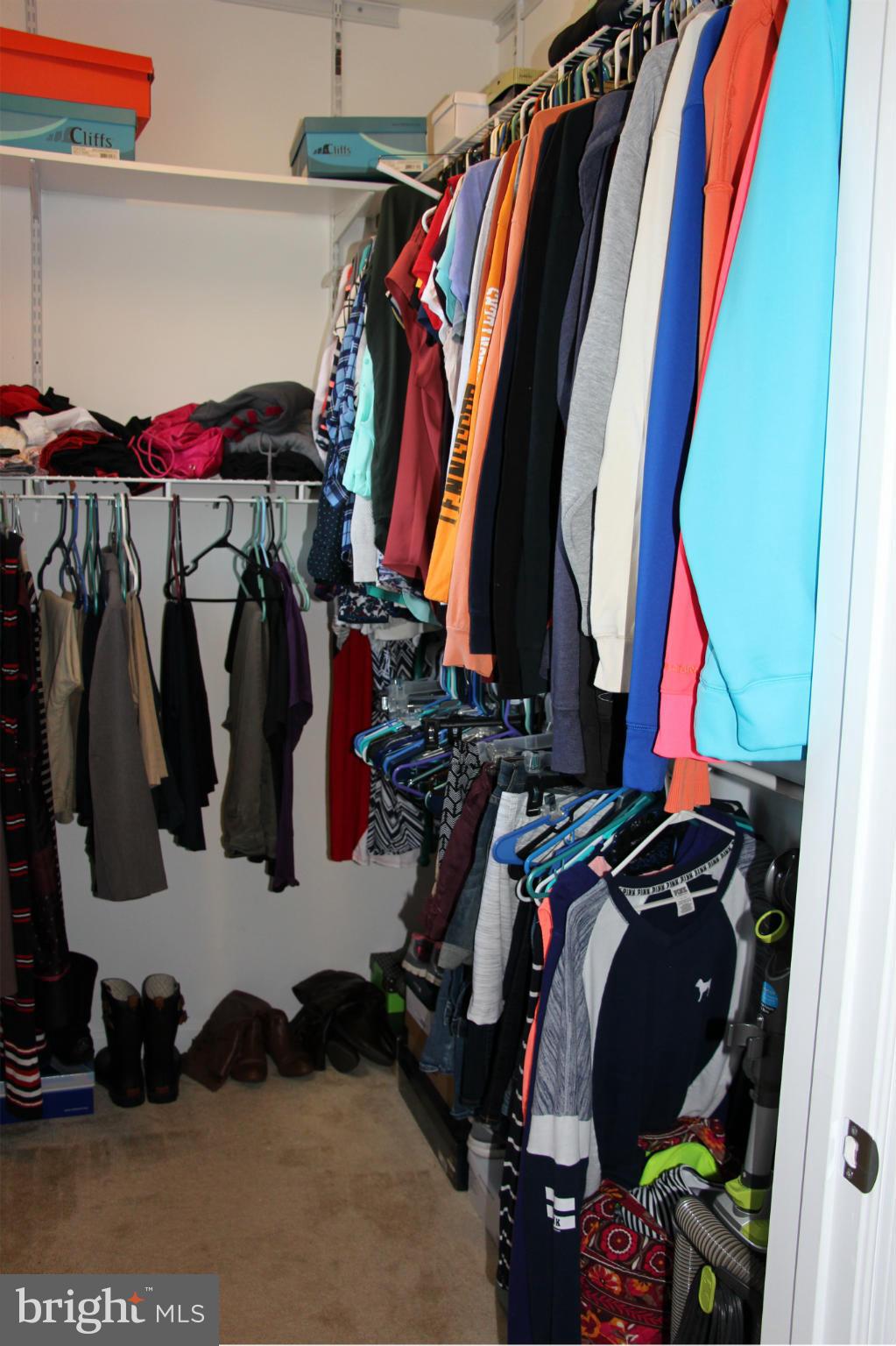 RESIDENCES AT DULLES PRK - Residential