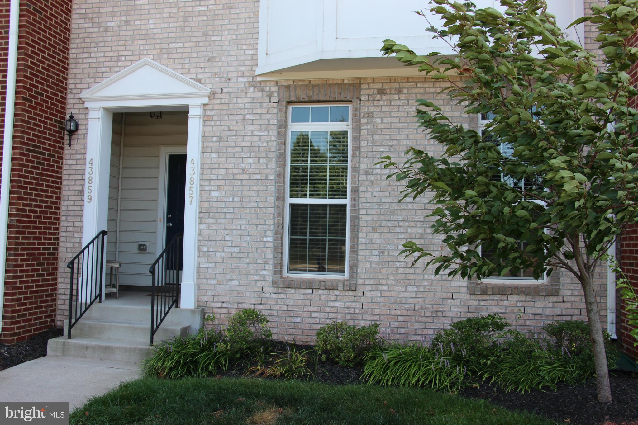 RESIDENCES AT DULLES PRK - Residential