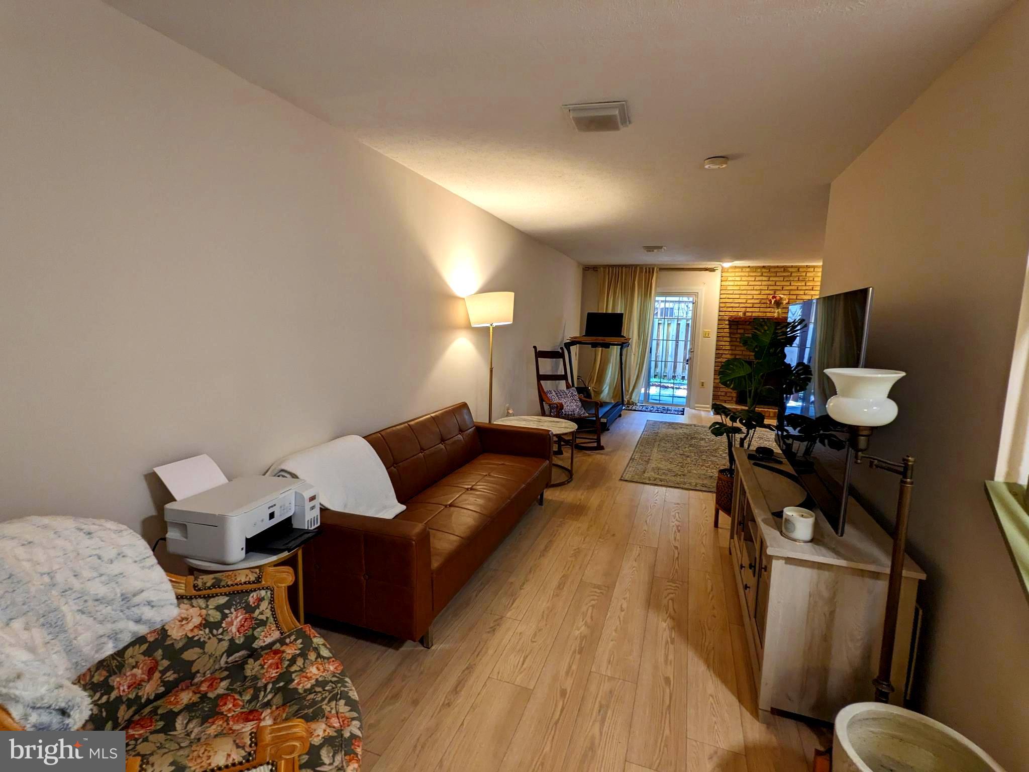 KINGSTOWNE - Residential Lease