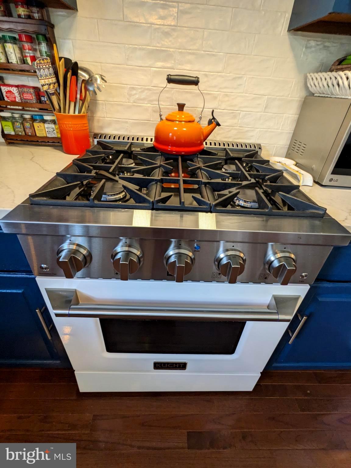 KINGSTOWNE - Residential Lease