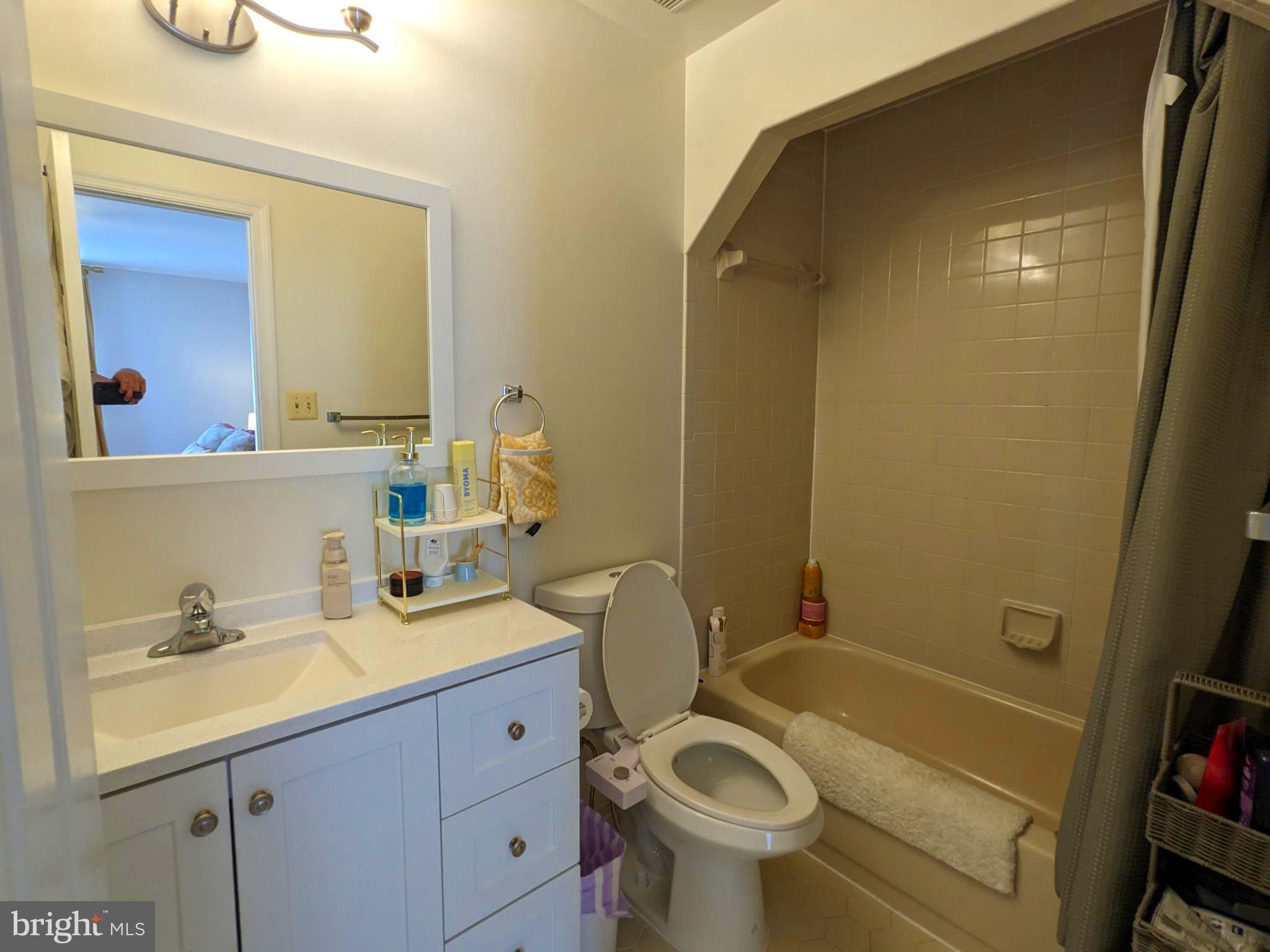 KINGSTOWNE - Residential Lease