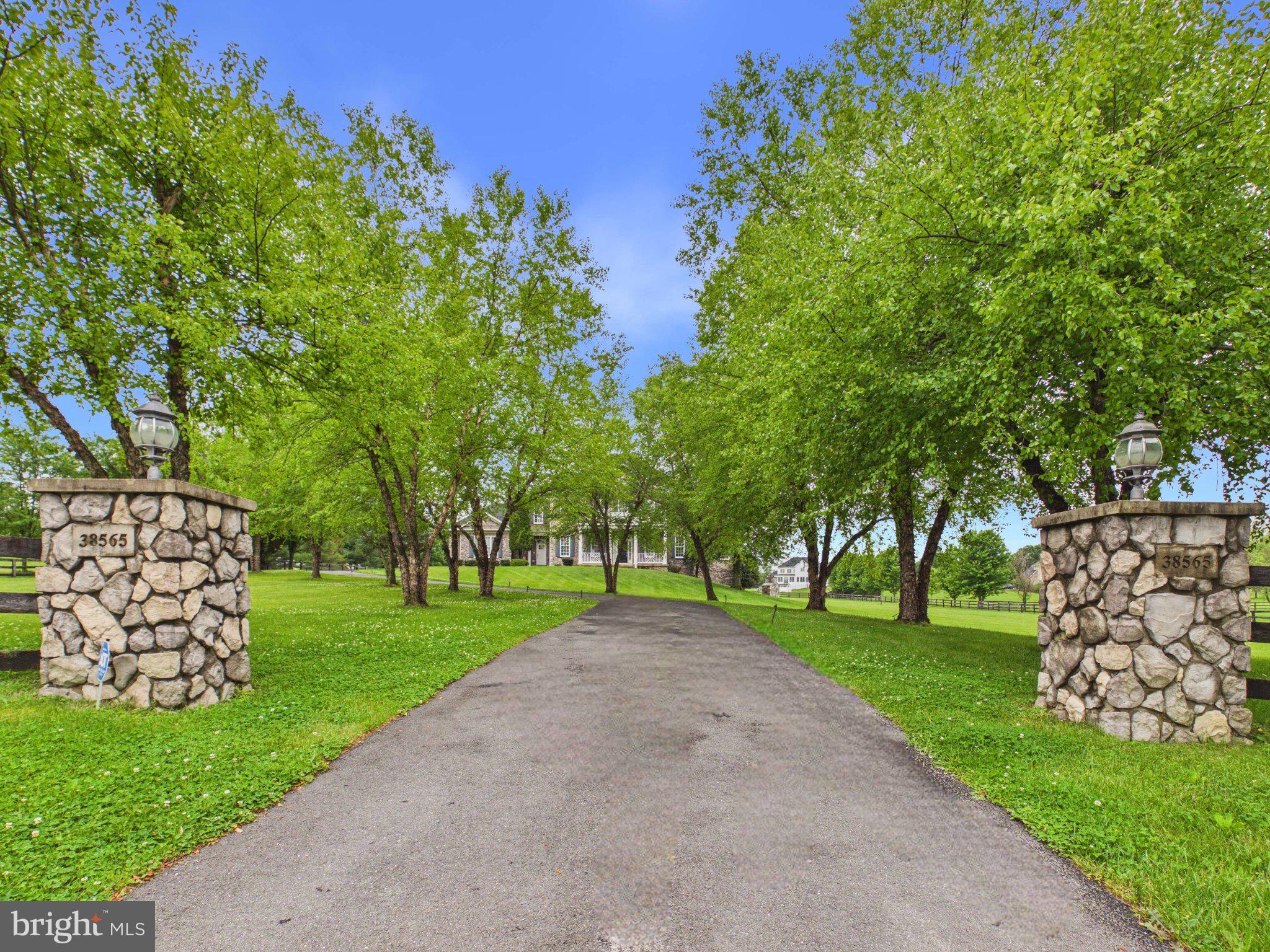 HEATHER KNOLLS - Residential