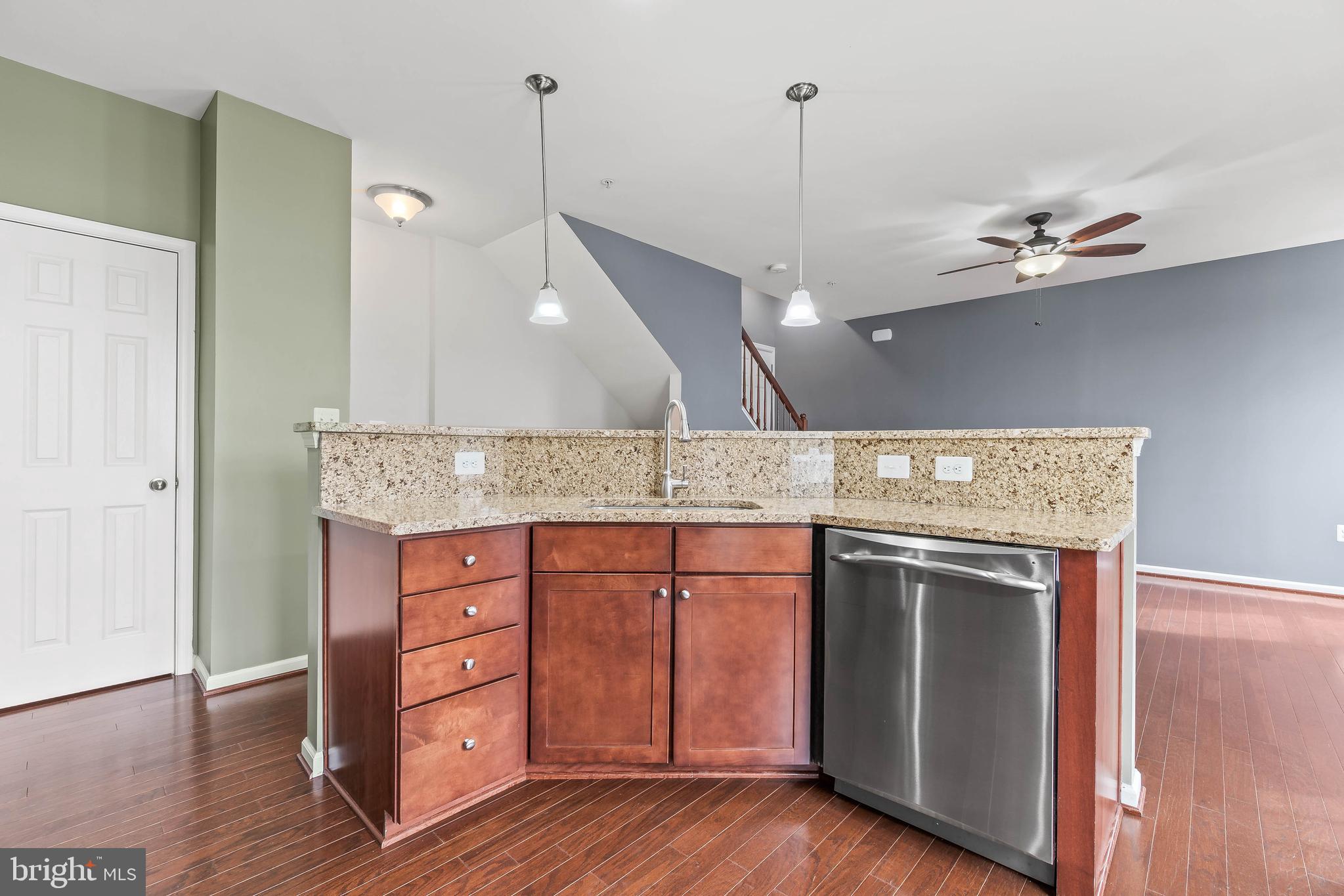 SUMMERWALK AT STONE RIDGE - Residential Lease