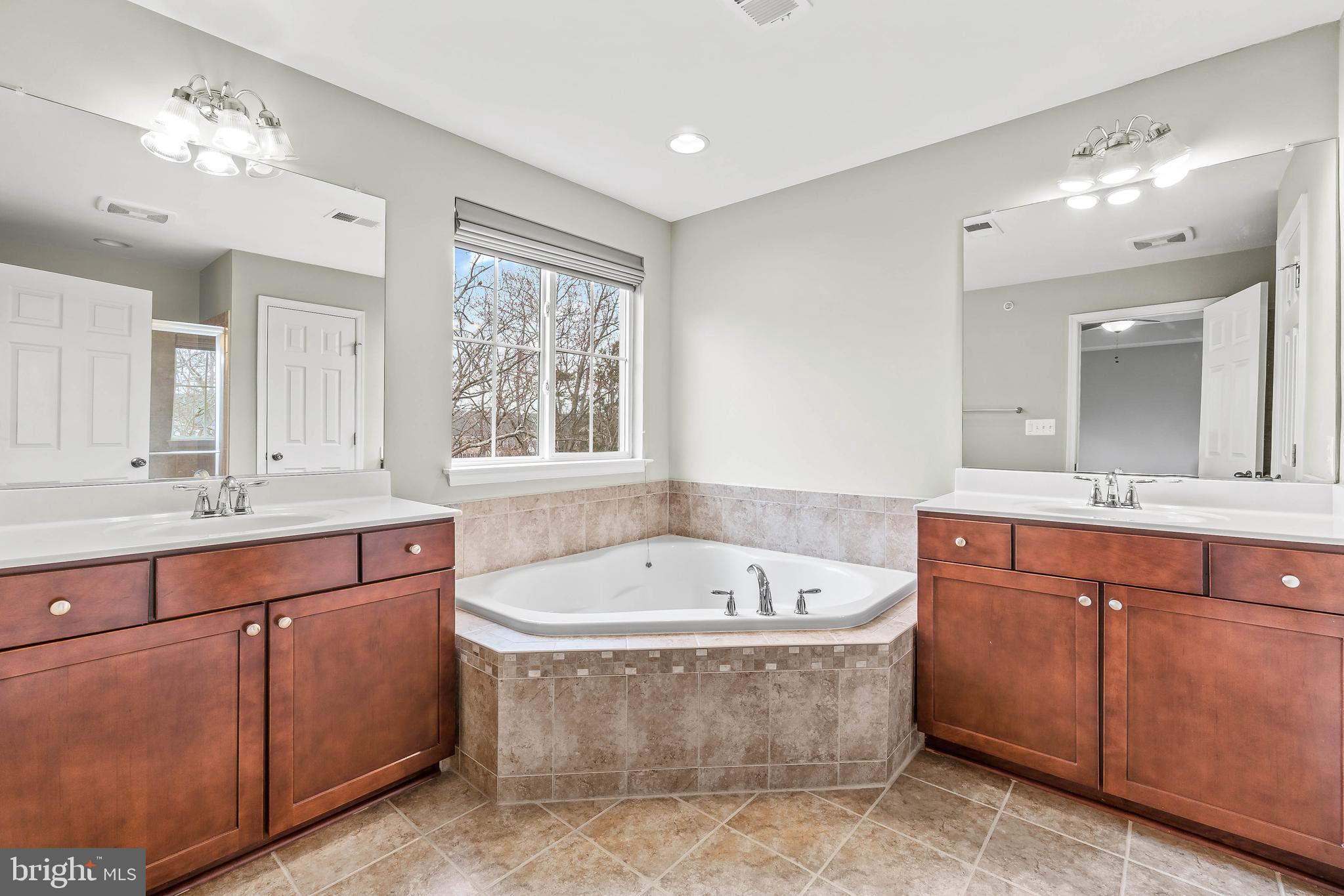 SUMMERWALK AT STONE RIDGE - Residential Lease