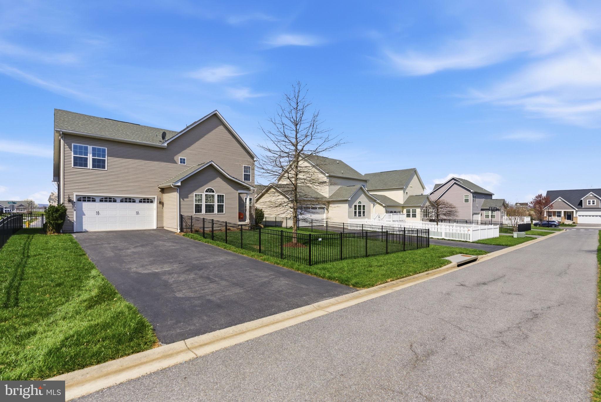 WOODBOURNE MANOR - Residential