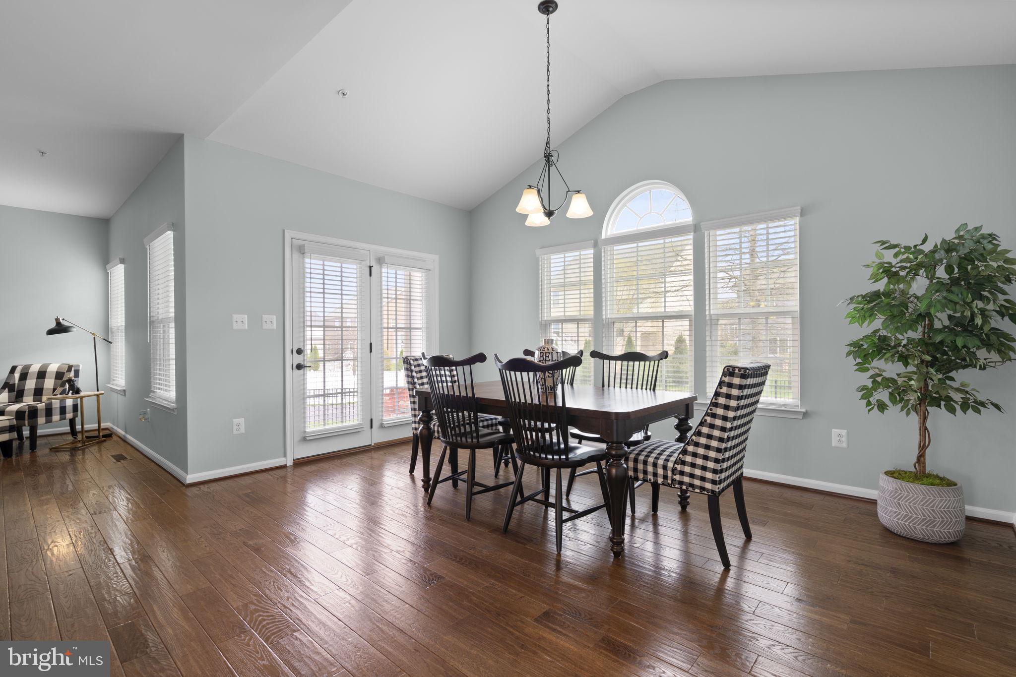 WOODBOURNE MANOR - Residential