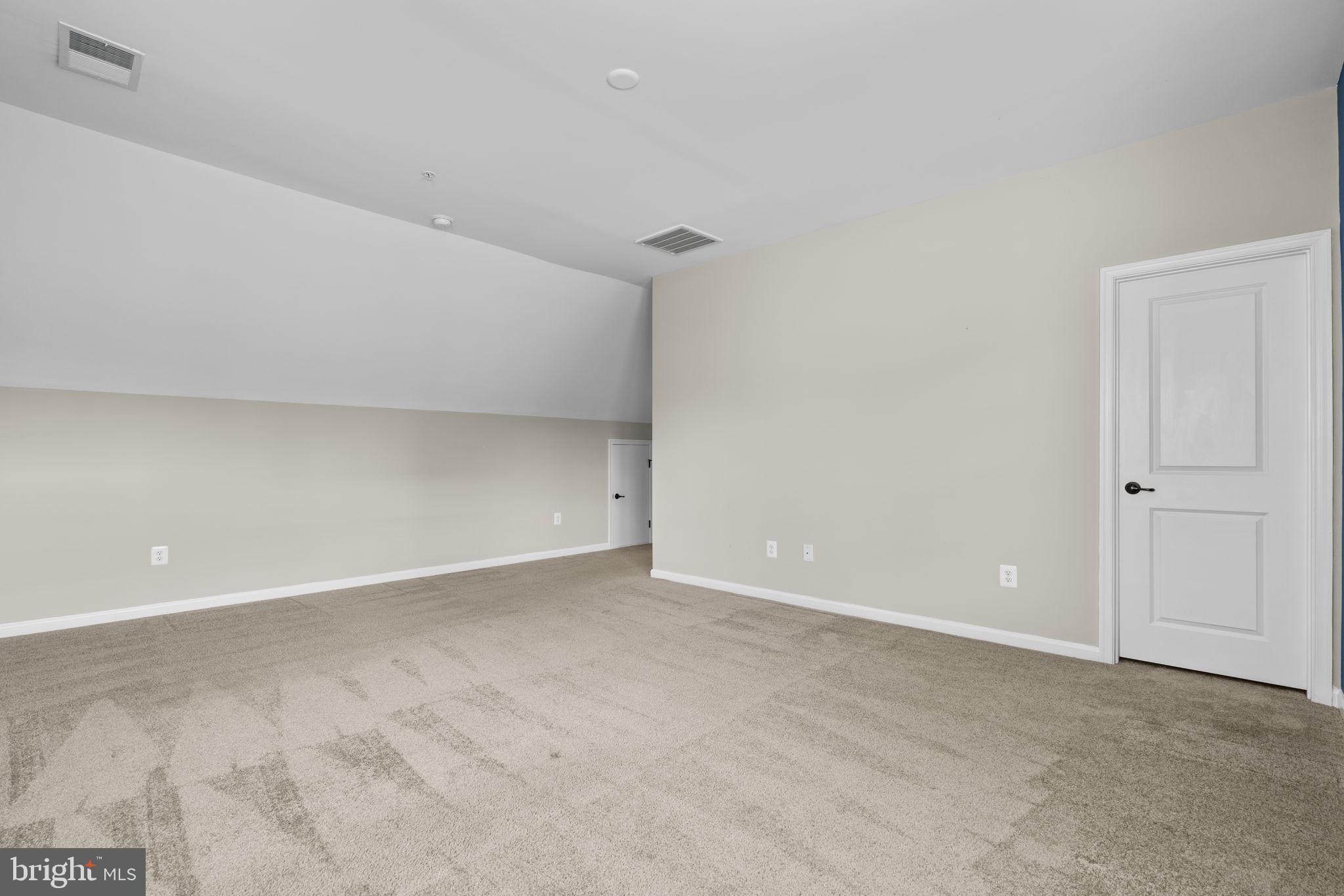 WOODBOURNE MANOR - Residential