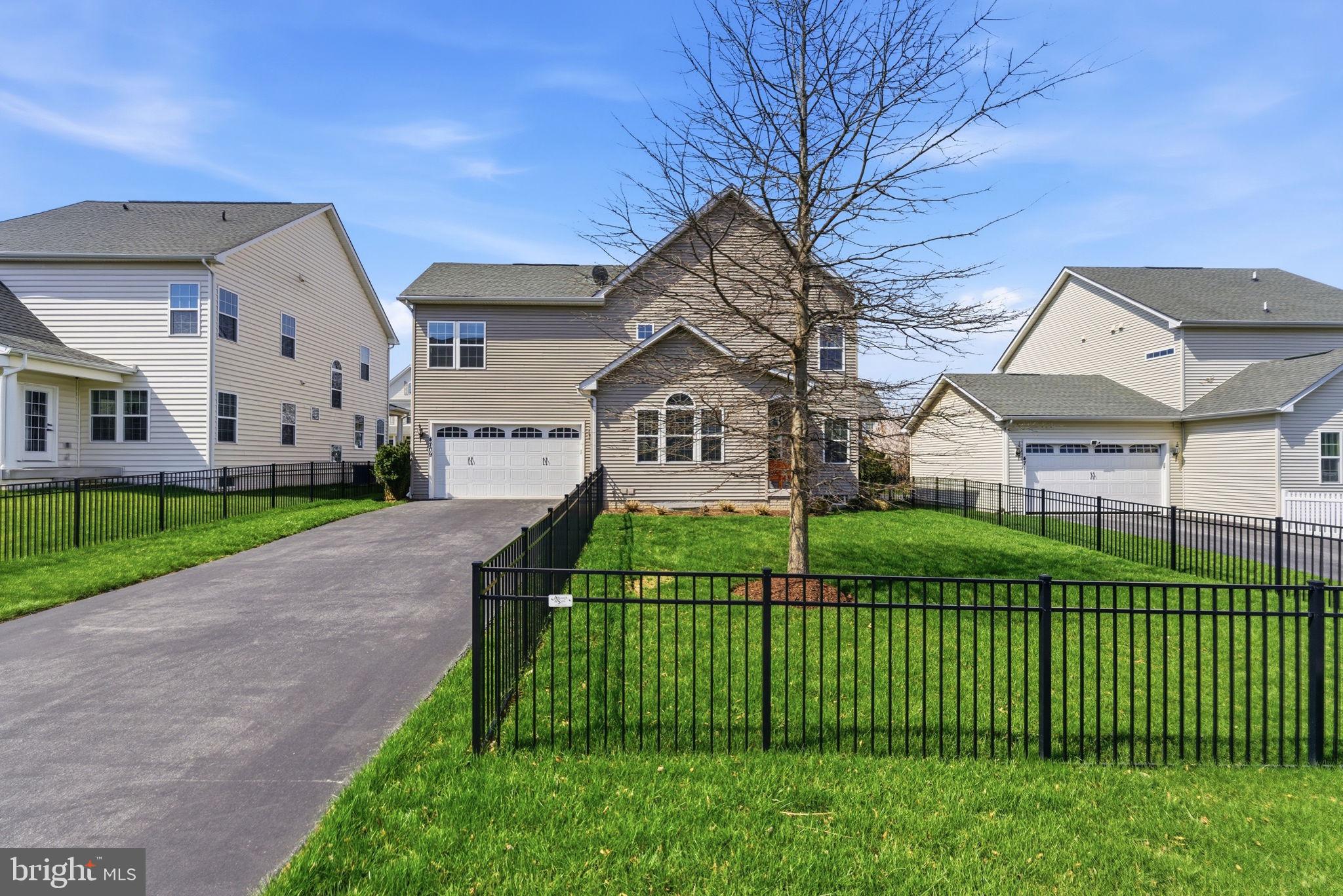 WOODBOURNE MANOR - Residential