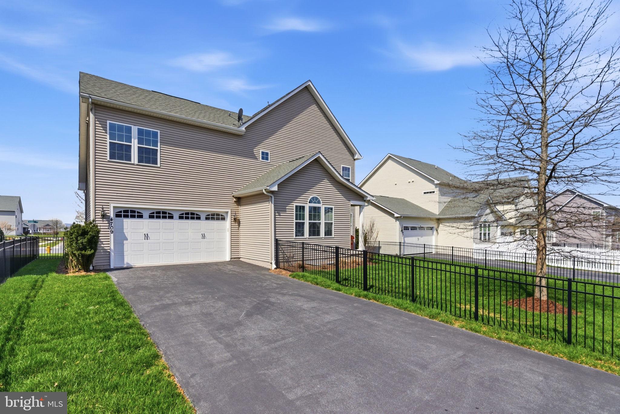 WOODBOURNE MANOR - Residential