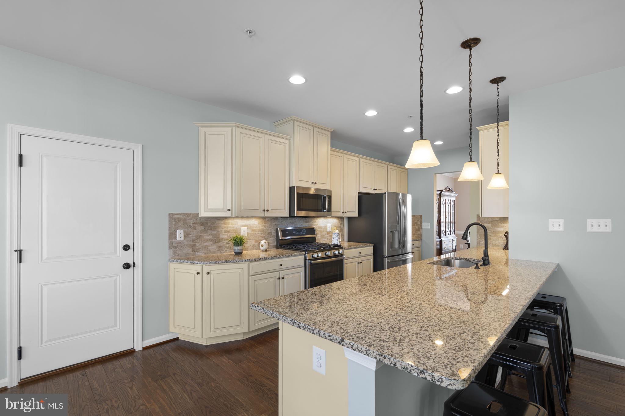 WOODBOURNE MANOR - Residential