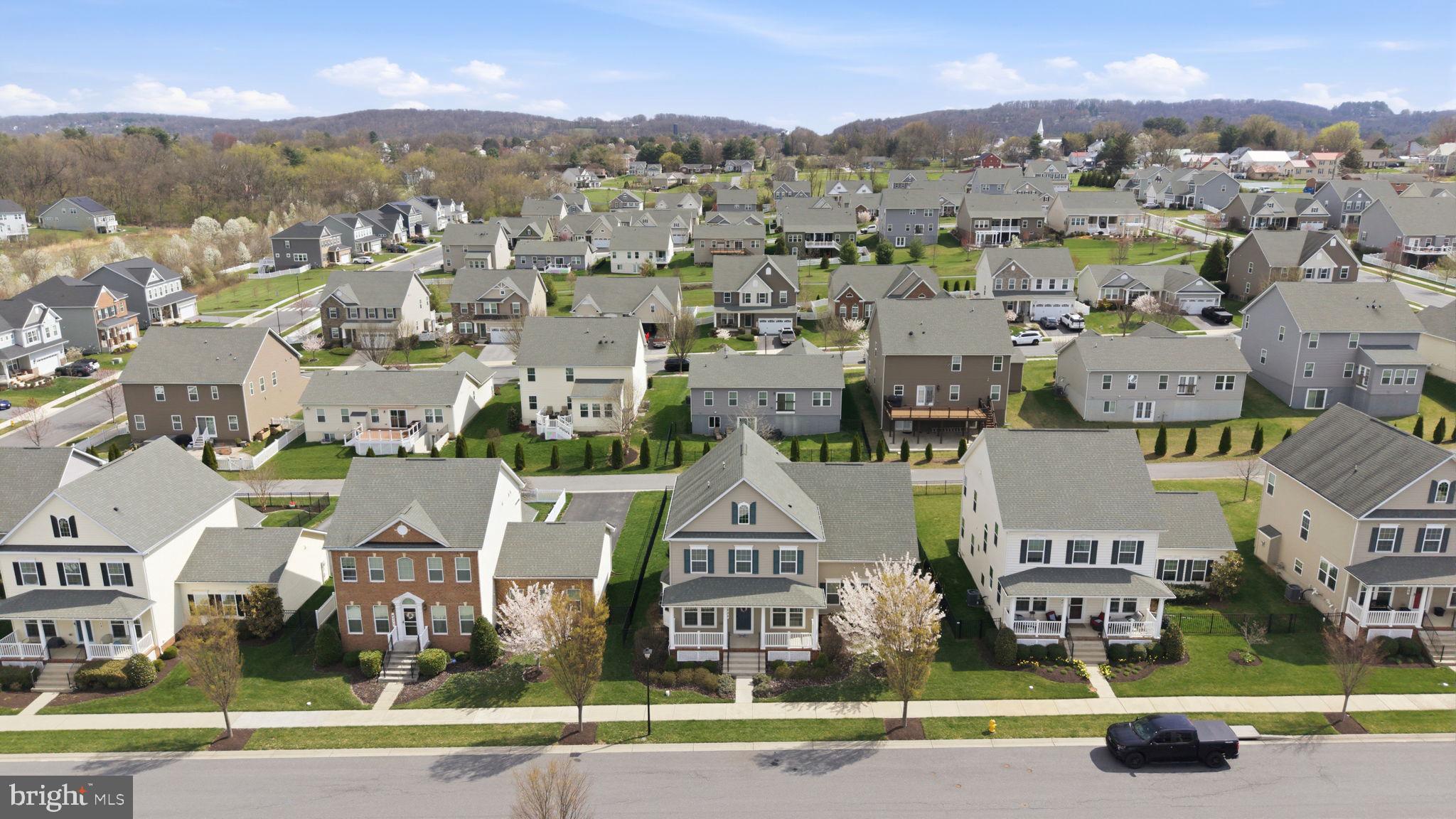 WOODBOURNE MANOR - Residential