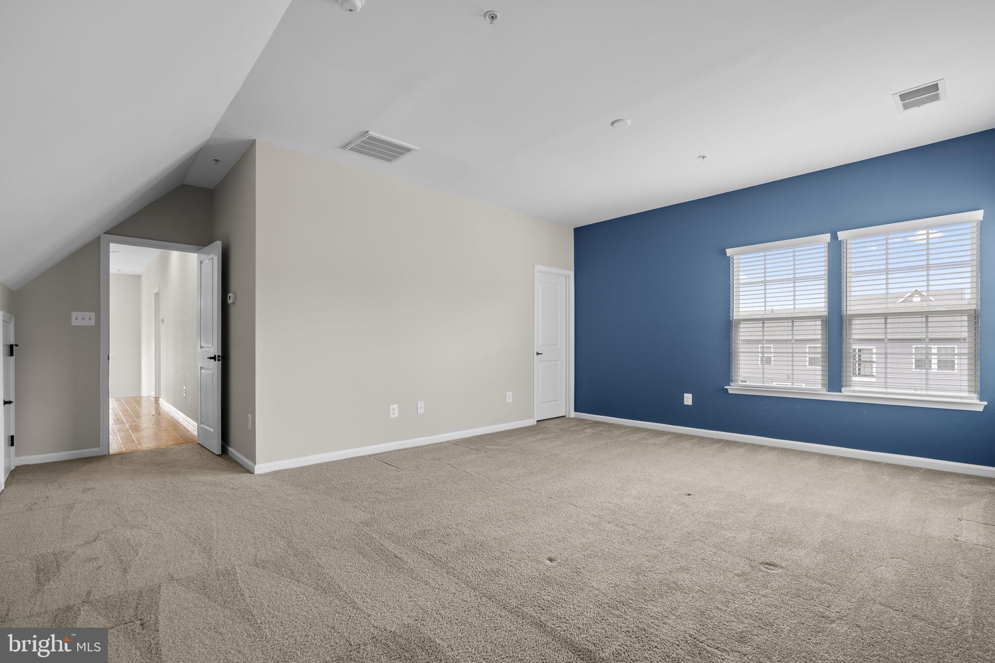 WOODBOURNE MANOR - Residential