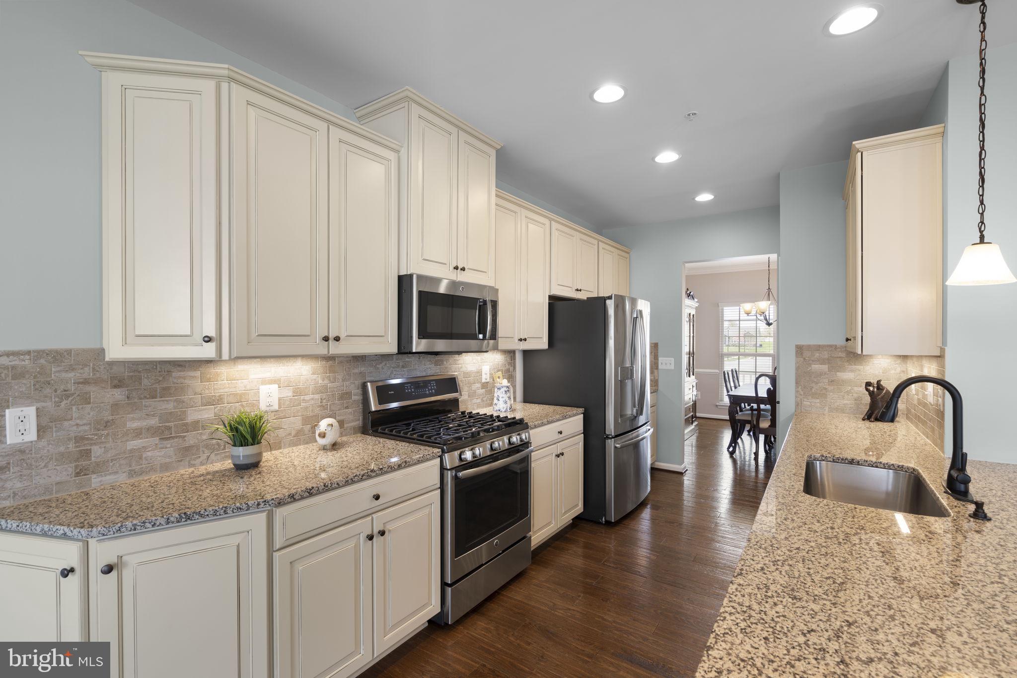 WOODBOURNE MANOR - Residential