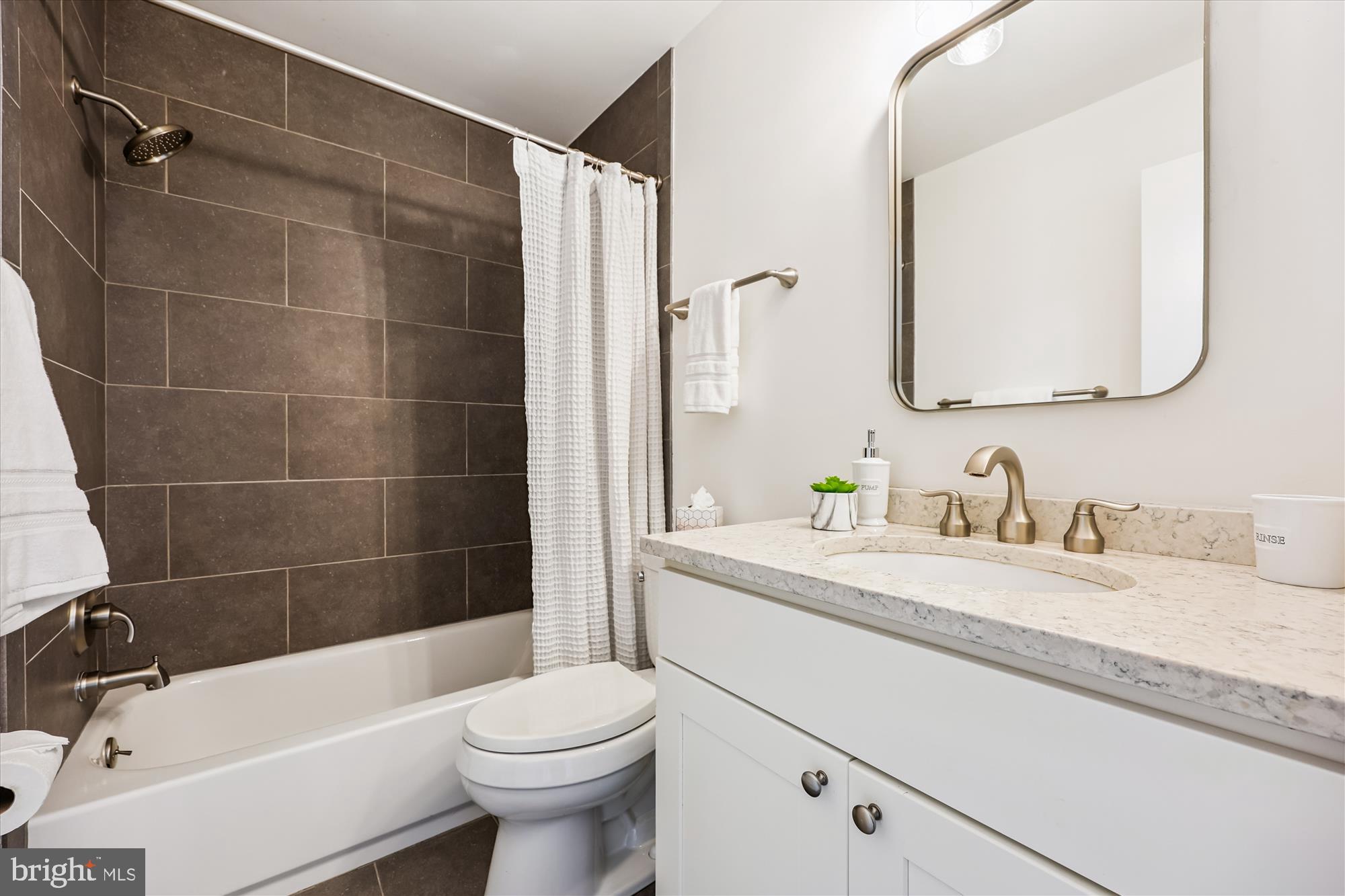 FAWSETT FARMS MANOR - Residential