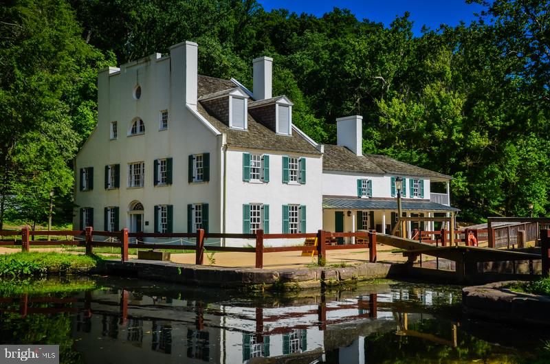 FAWSETT FARMS MANOR - Residential