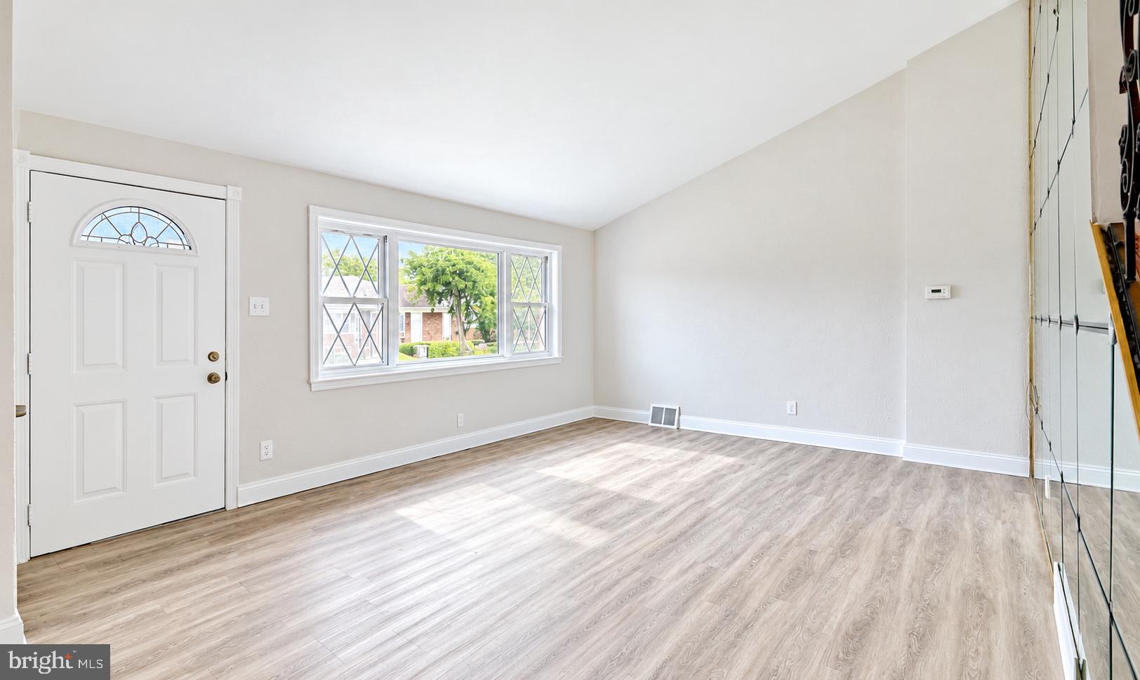 1124 LAKE SHORE