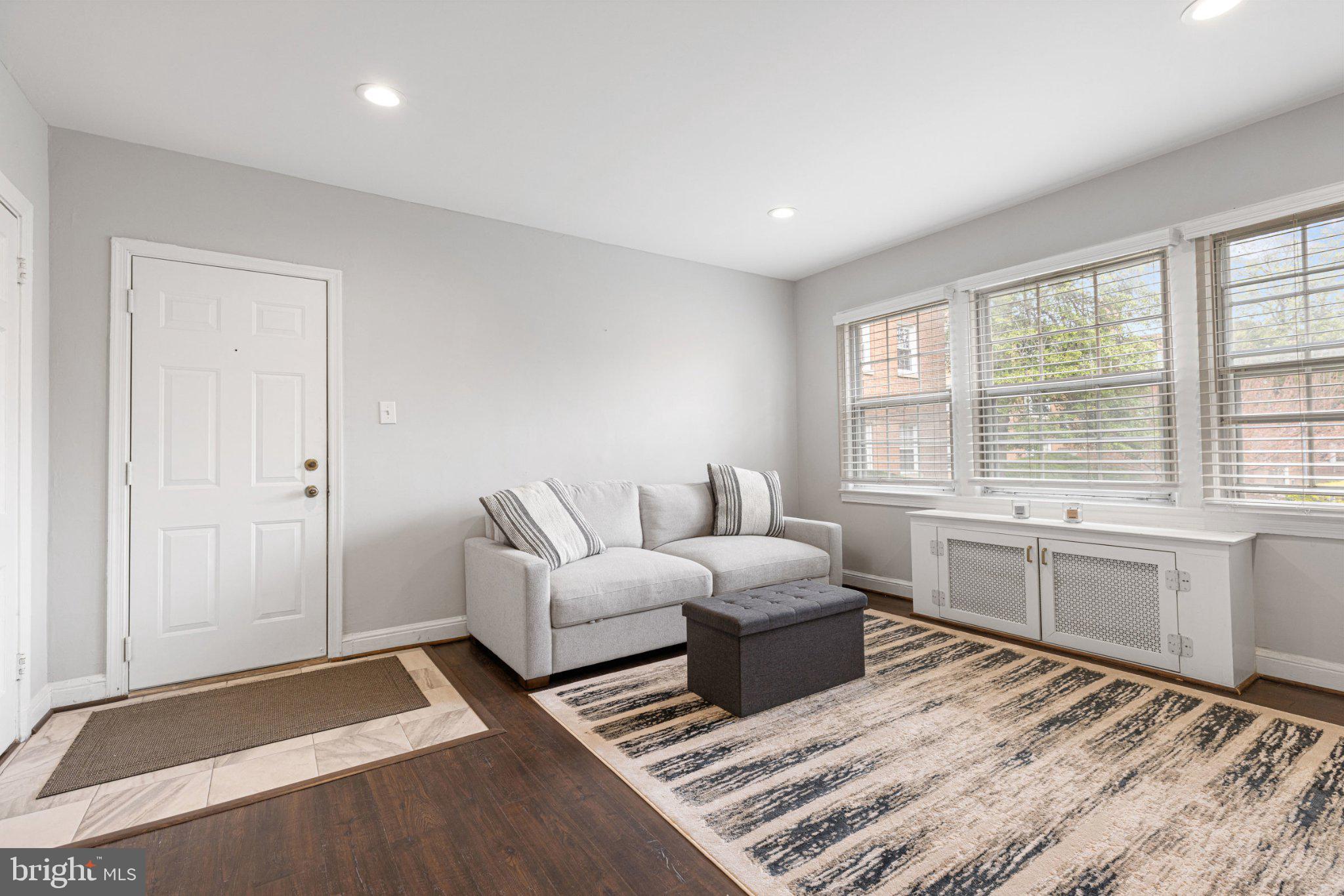 1804 W ABINGDON DRIVE 101