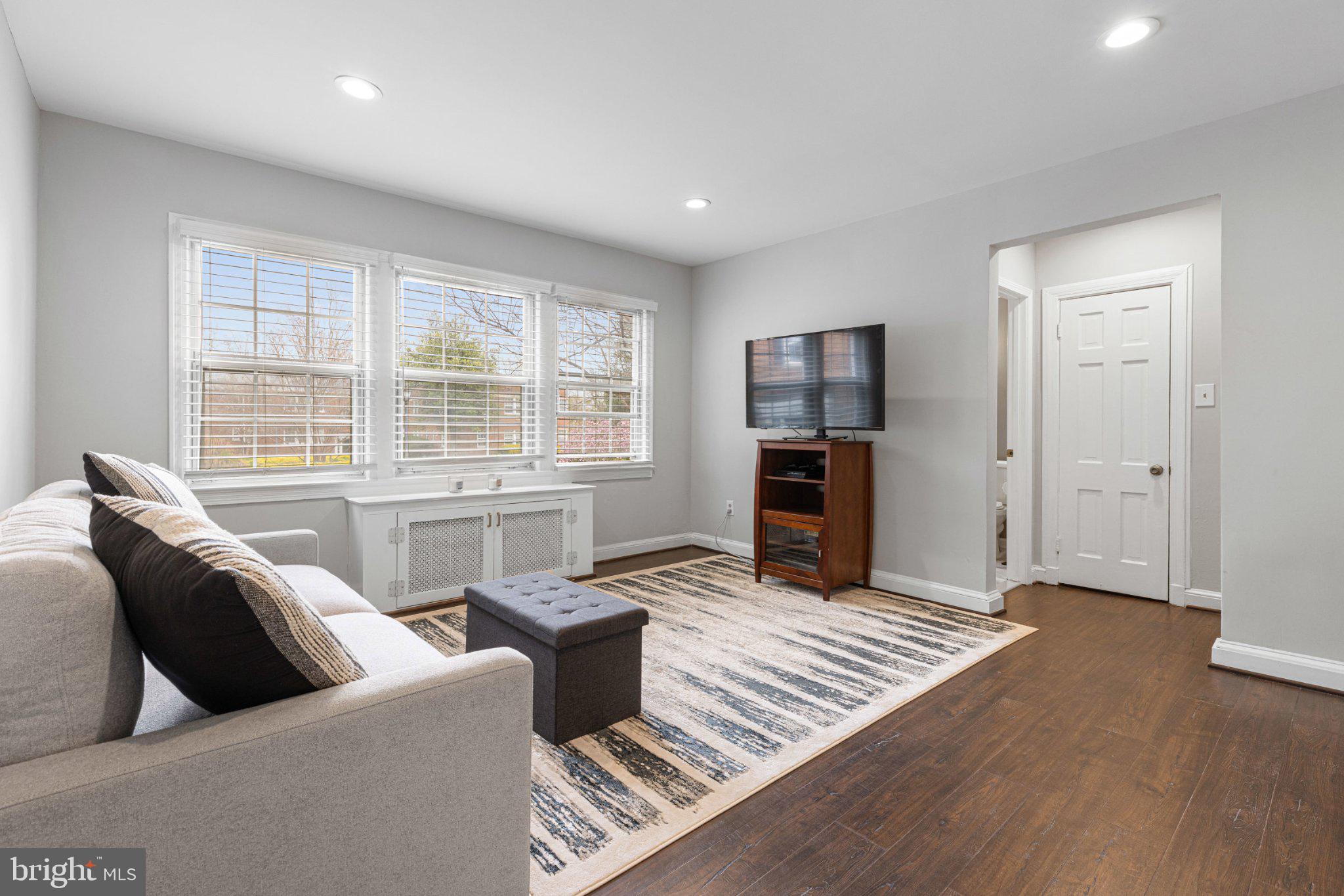 1804 W ABINGDON DRIVE 101