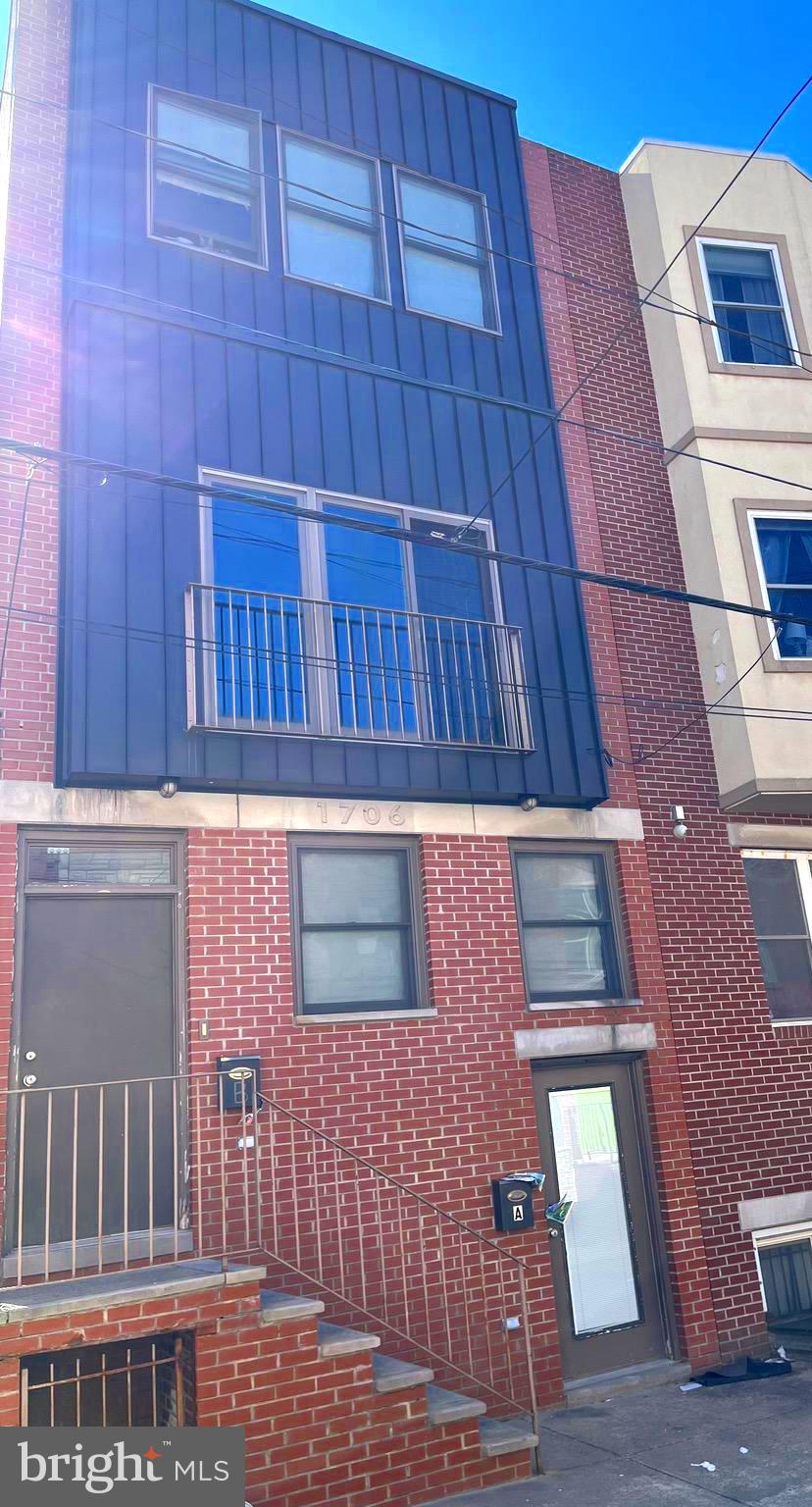 LOCATION! LOCATION! LOCATION! Huge duplex in the hearth of Temple University. This 4 bed 2 bath bi-level and 4 bed 2 bathroom bi-level property is an outstanding investment opportunity with a value add component that will go quickly. Built just over ten years ago, this building is a low maintenance turn key investment that can be managed by an owner or by a local property managment company. Rented for the 2024/2025 school year. Call for details and to schedule a tour.