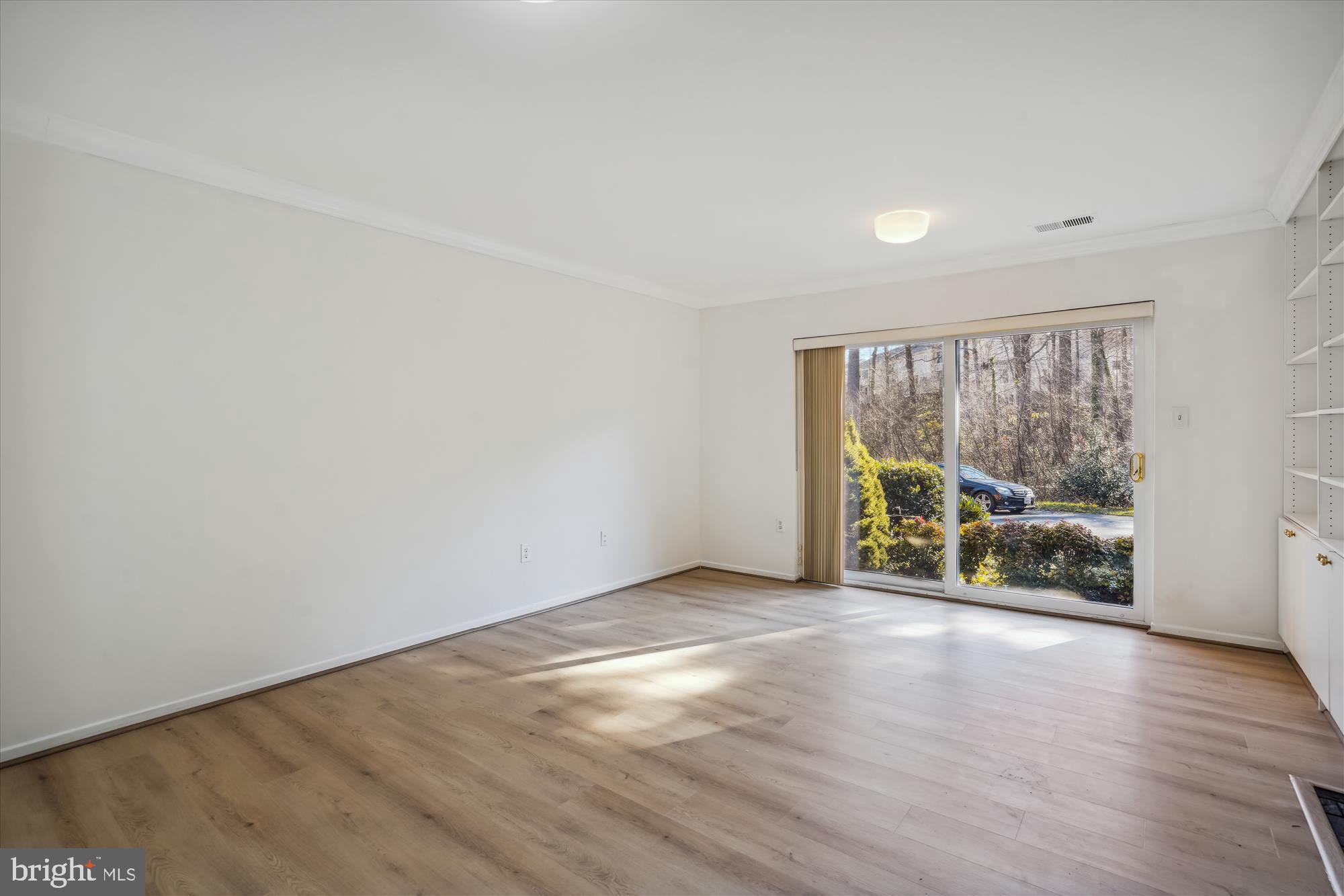 RESTON - Residential Lease